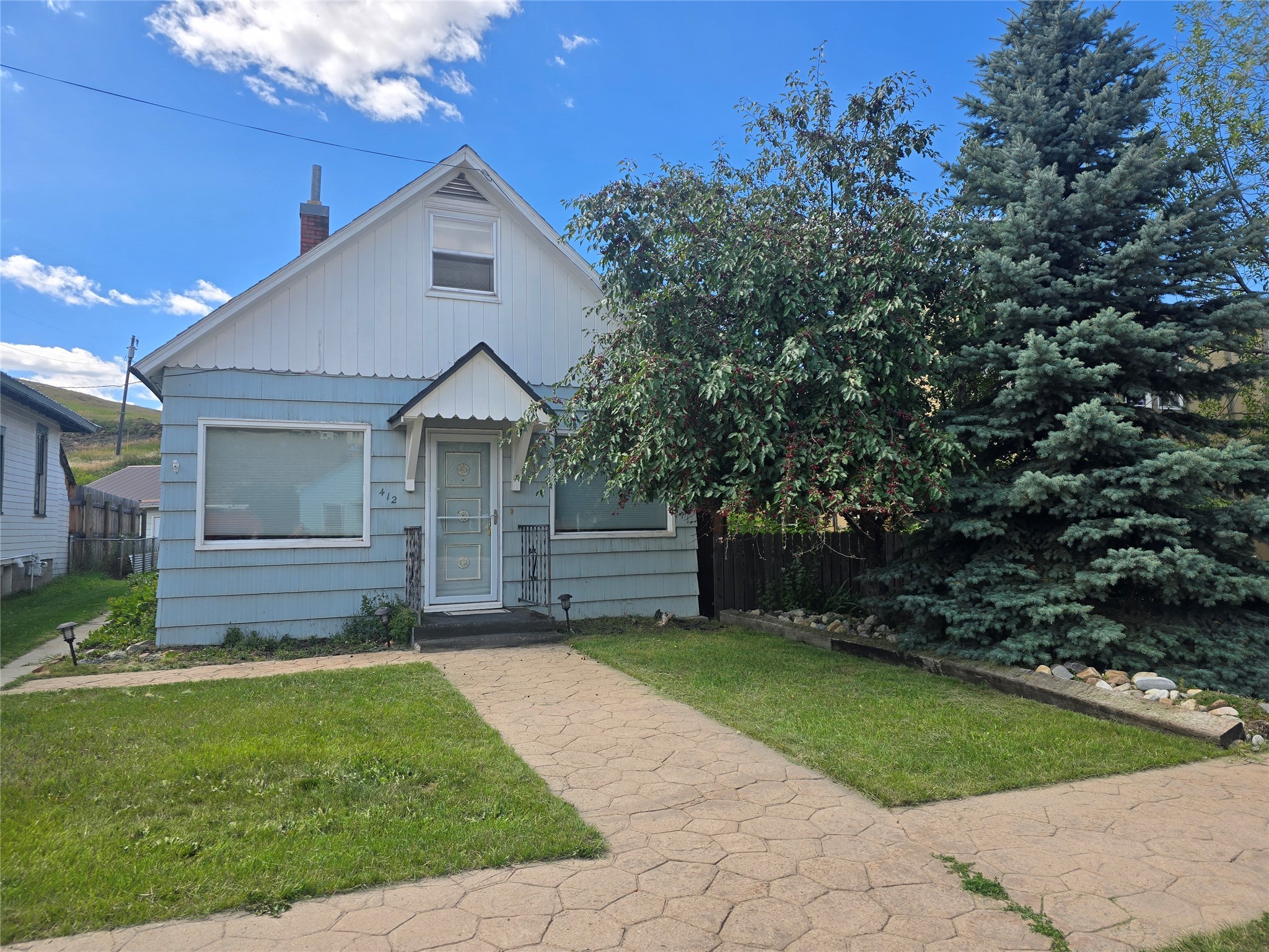 412 W Broadway Street Property Photo 1