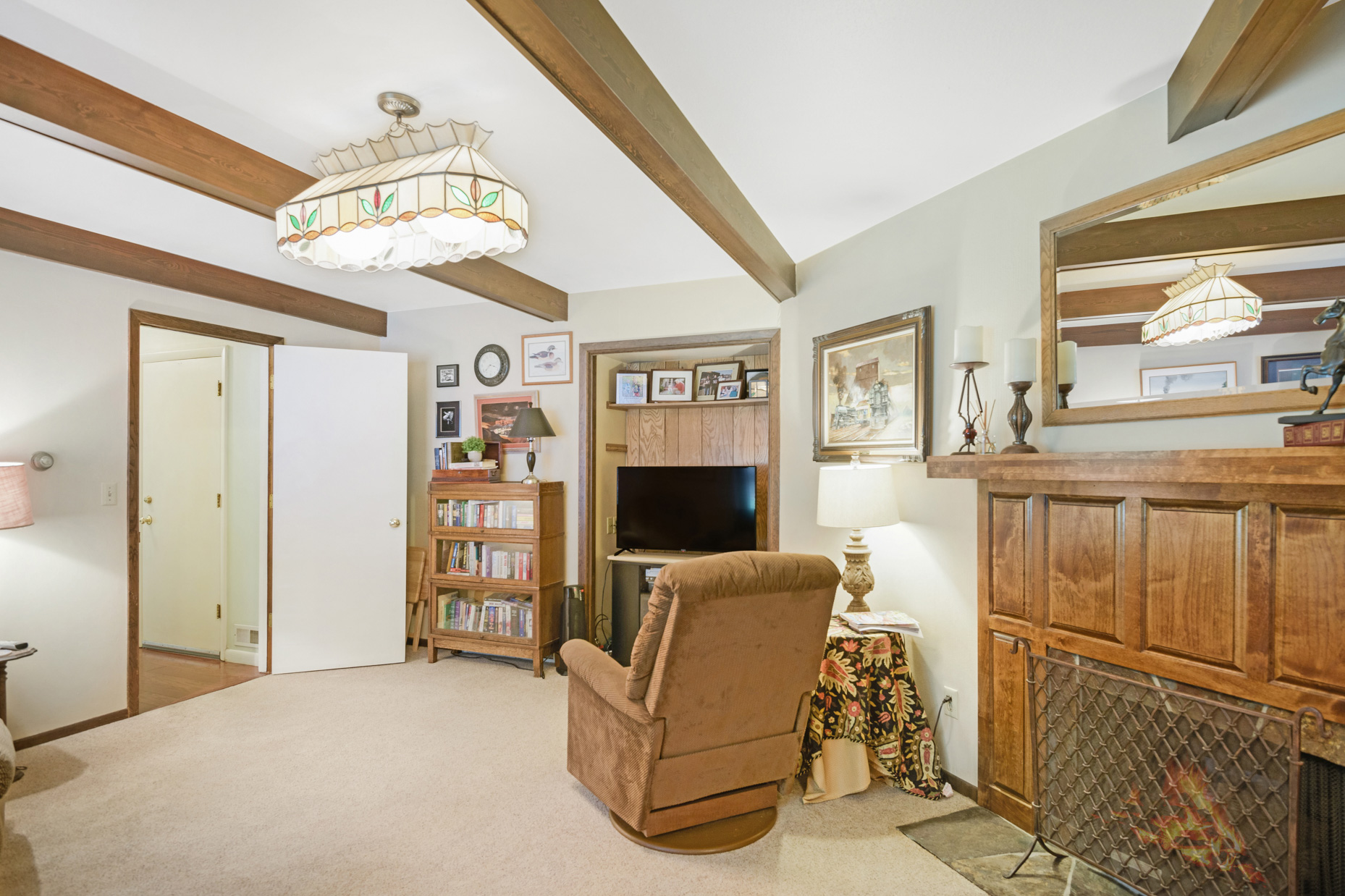 1616 Greenough Drive W Property Photo 5
