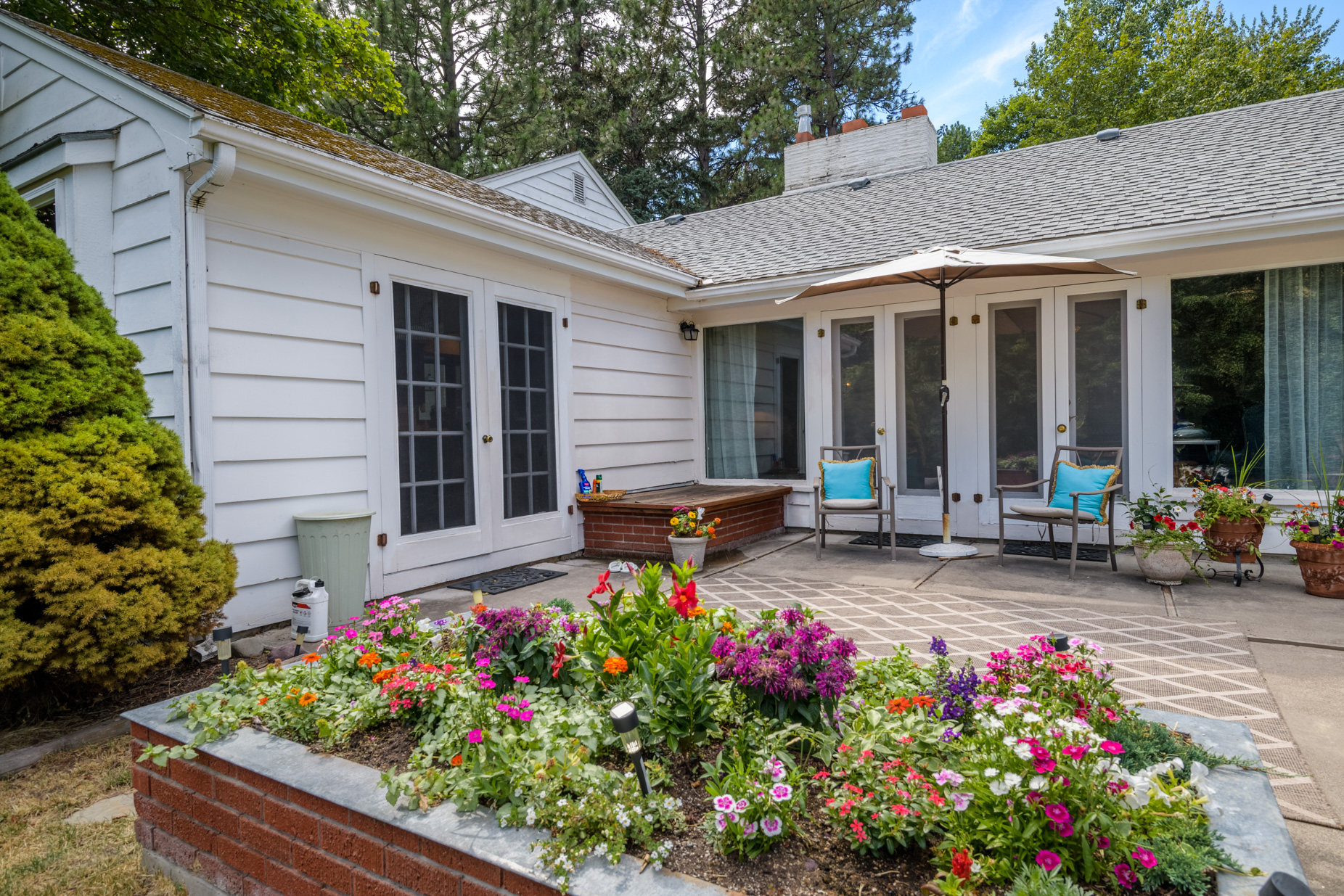 1616 Greenough Drive W Property Photo 11