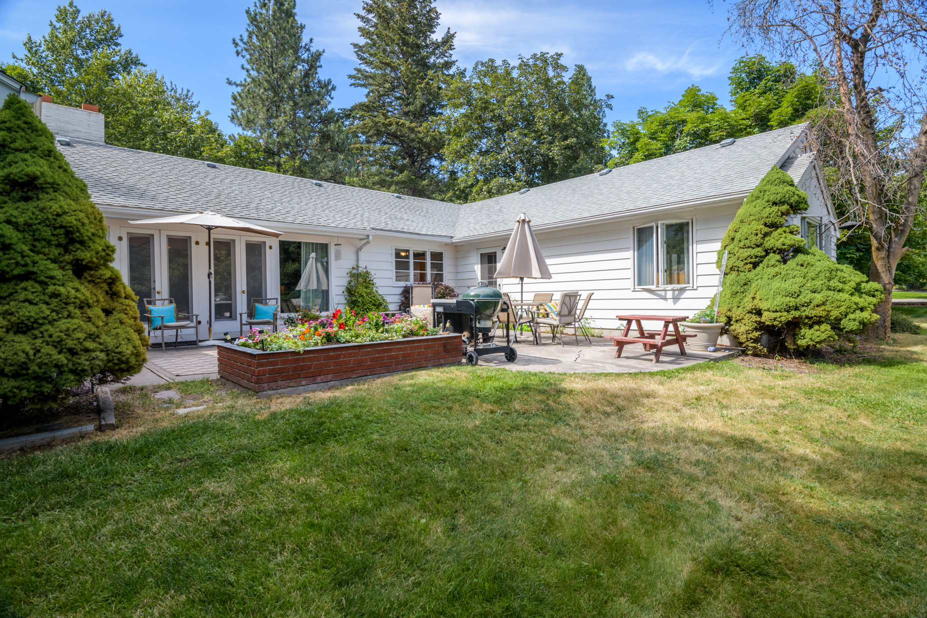 1616 Greenough Drive W Property Photo 14