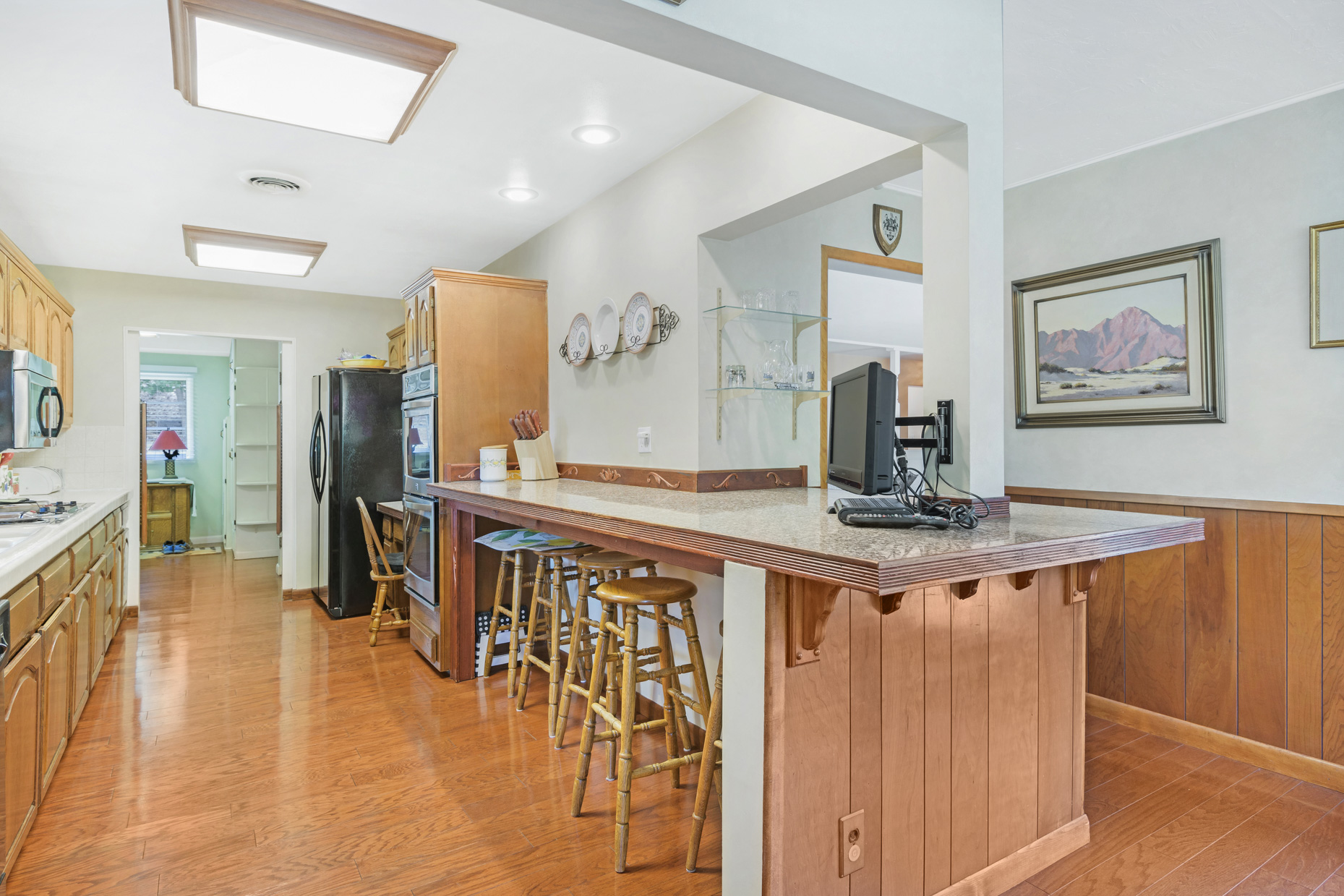 1616 Greenough Drive W Property Photo 16