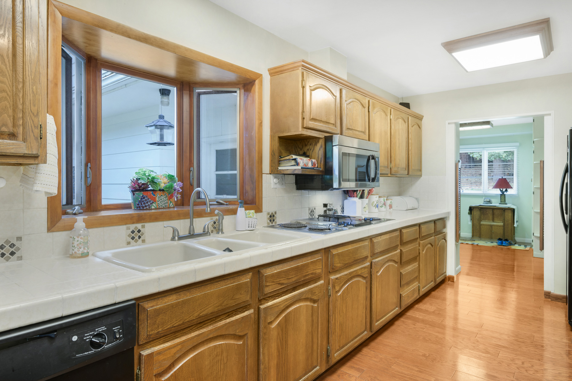 1616 Greenough Drive W Property Photo 17