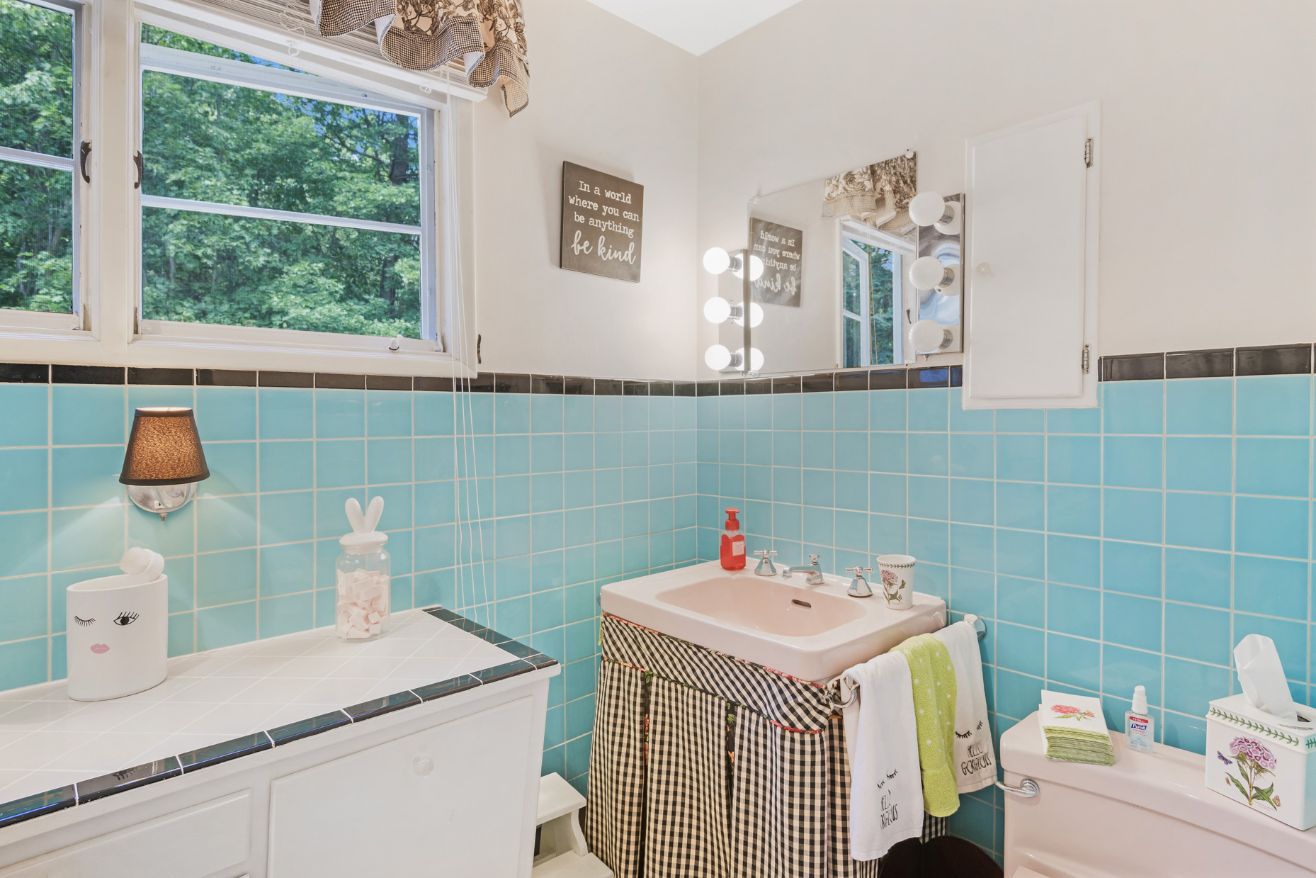 1616 Greenough Drive W Property Photo 32