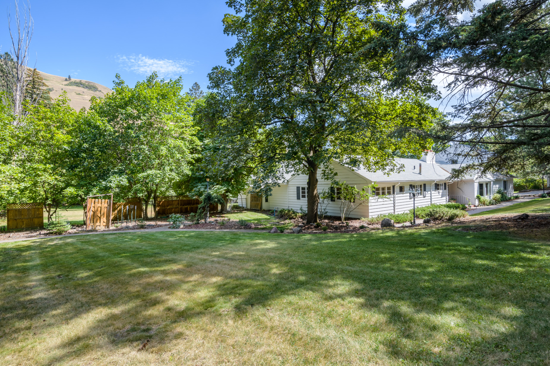 1616 Greenough Drive W Property Photo 47