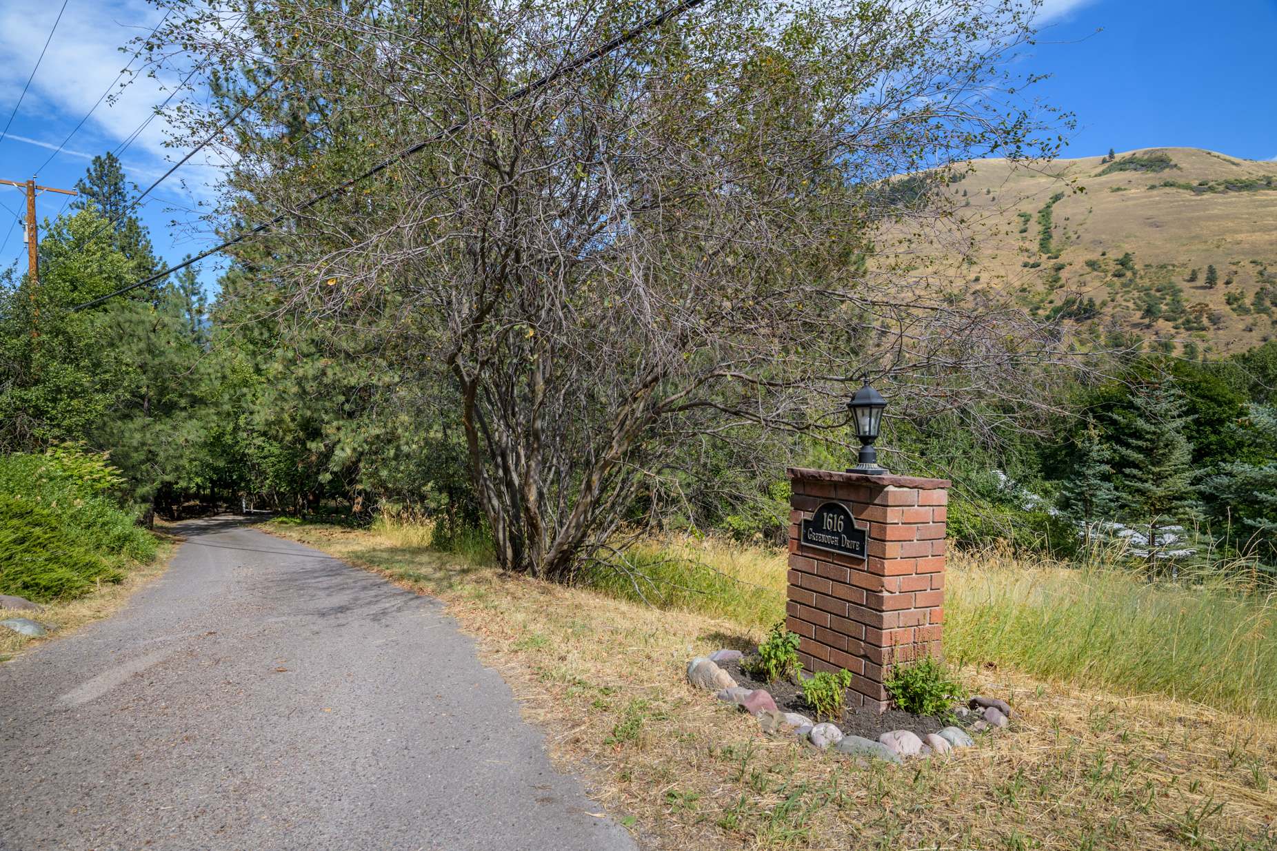 1616 Greenough Drive W Property Photo 52