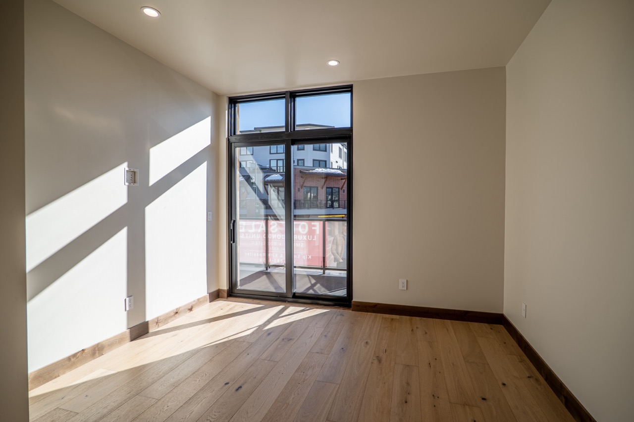 220 E Second Street 201 Property Photo 8