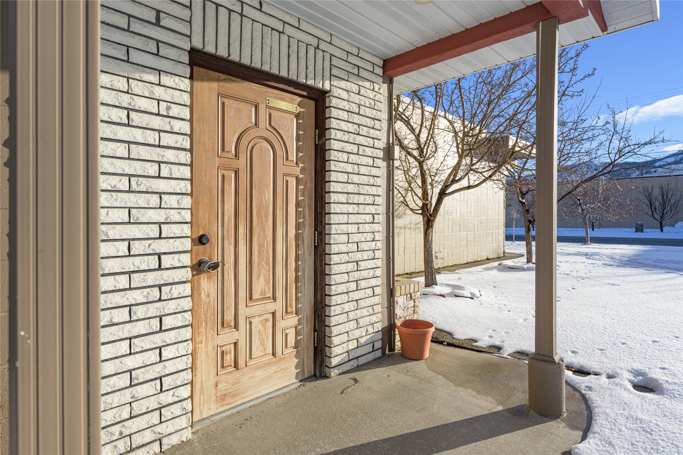 1300 E Commercial Avenue Property Photo 2