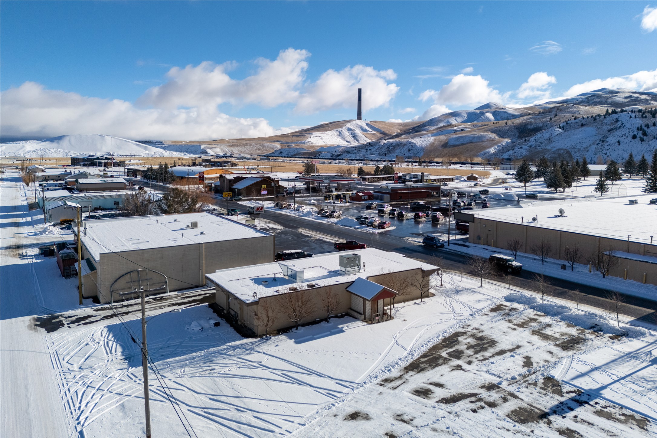 1300 E Commercial Avenue Property Photo 6