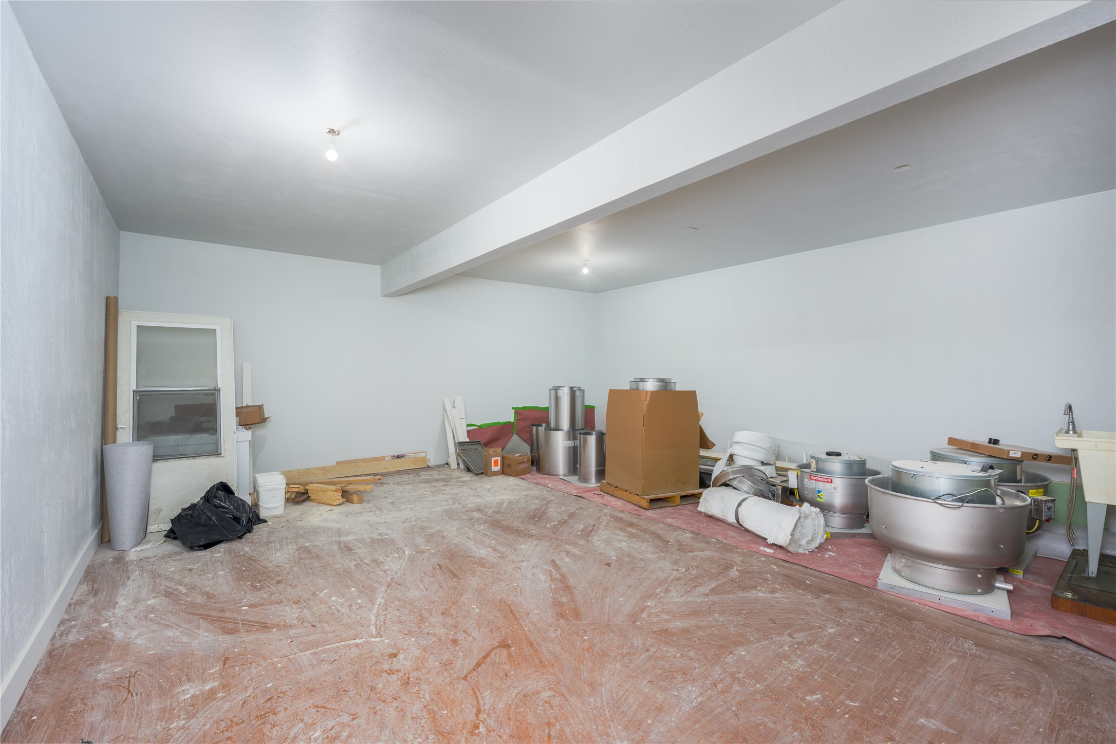 1300 E Commercial Avenue Property Photo 18