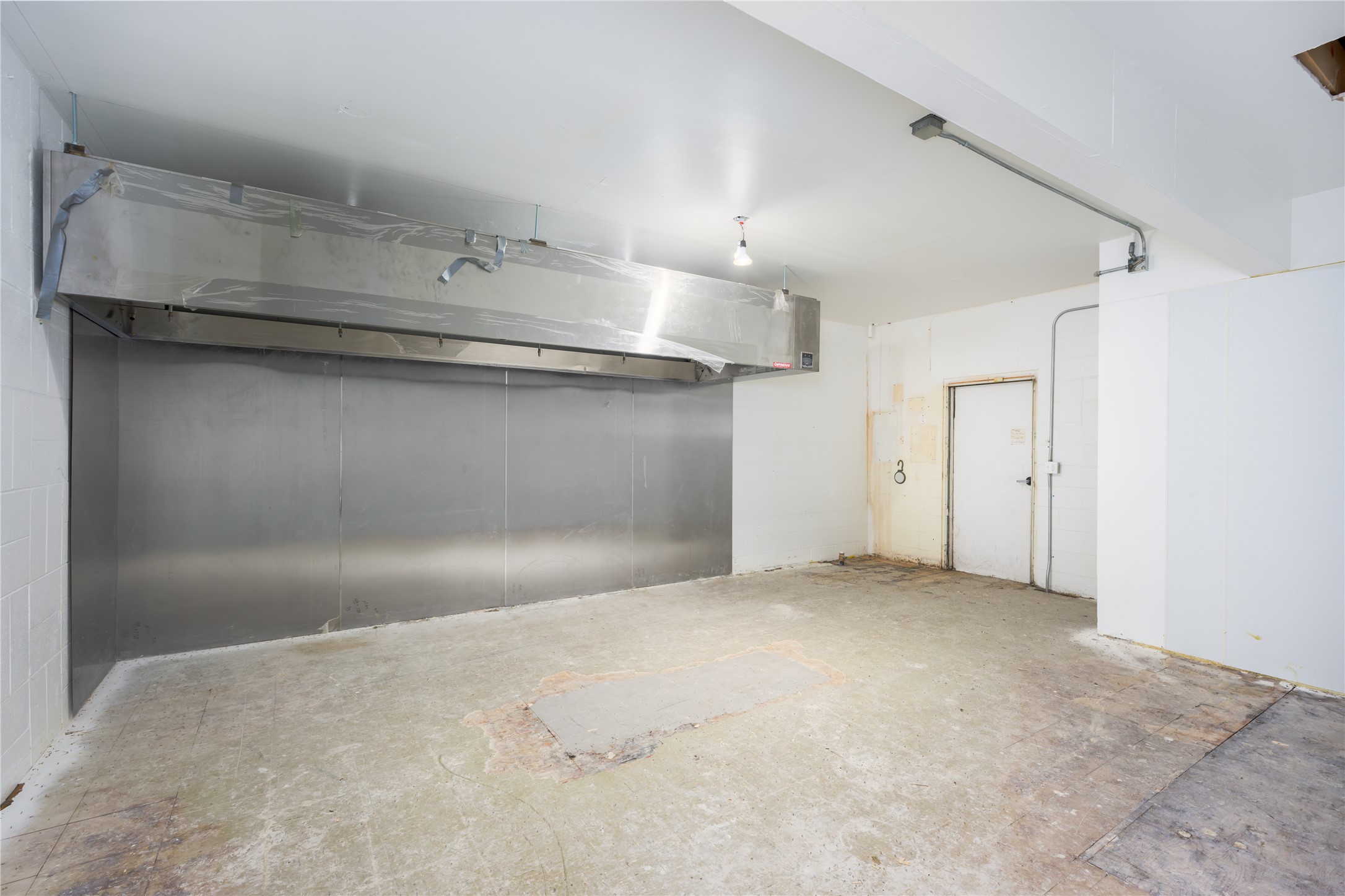 1300 E Commercial Avenue Property Photo 19