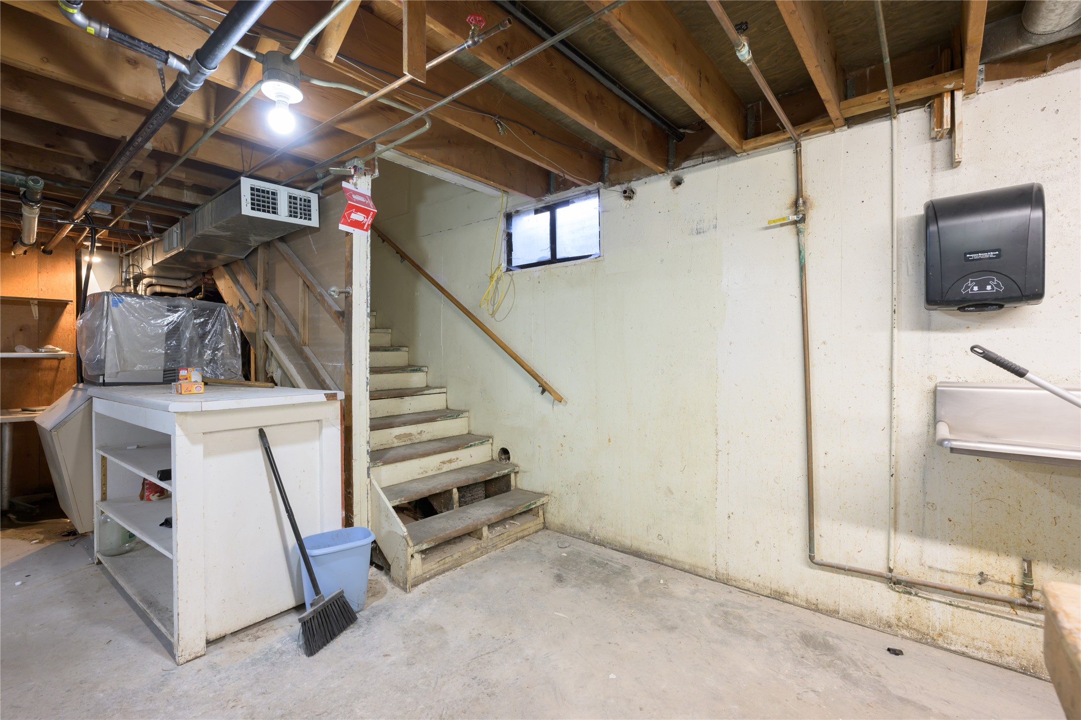 1300 E Commercial Avenue Property Photo 22