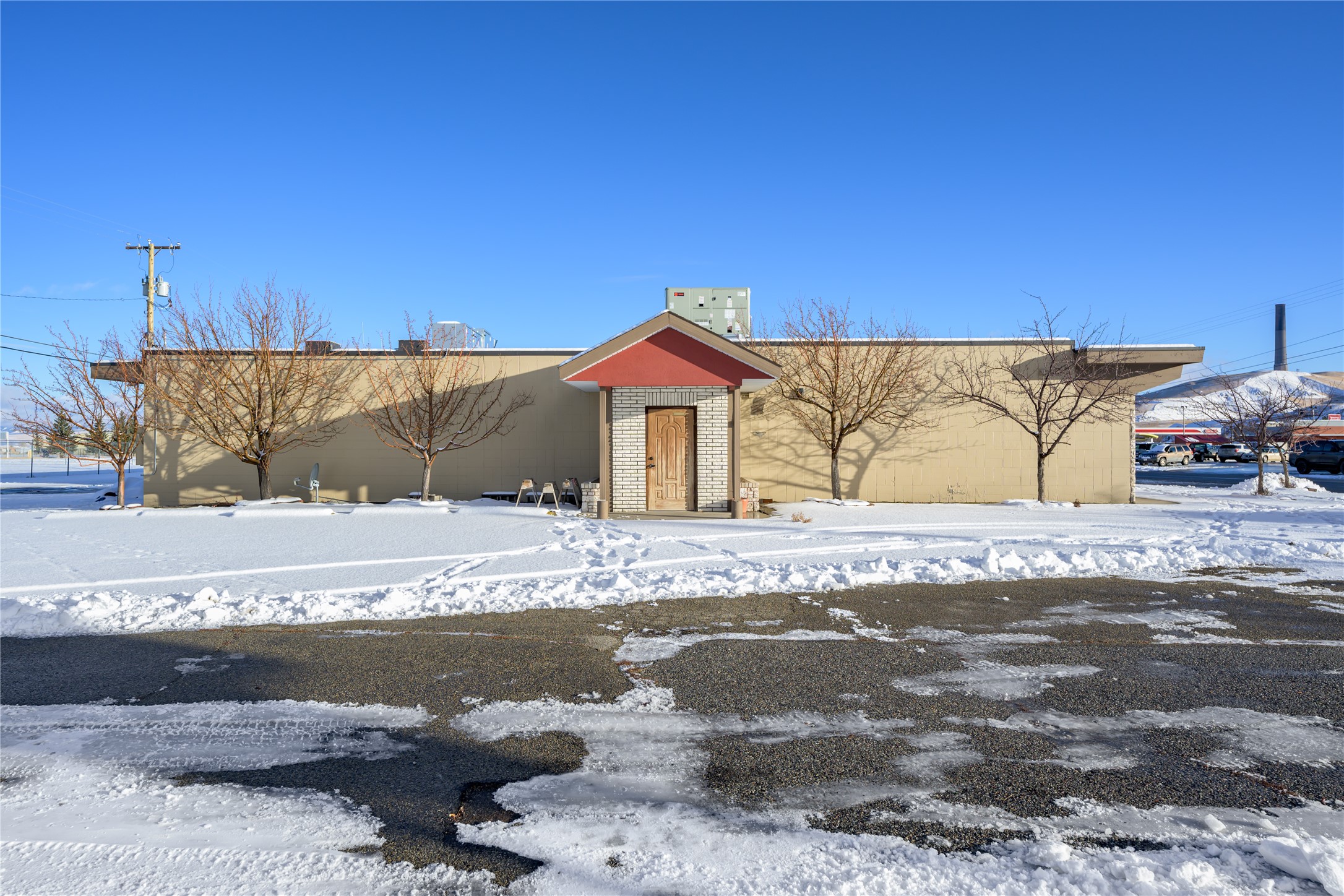 1300 E Commercial Avenue Property Photo 27