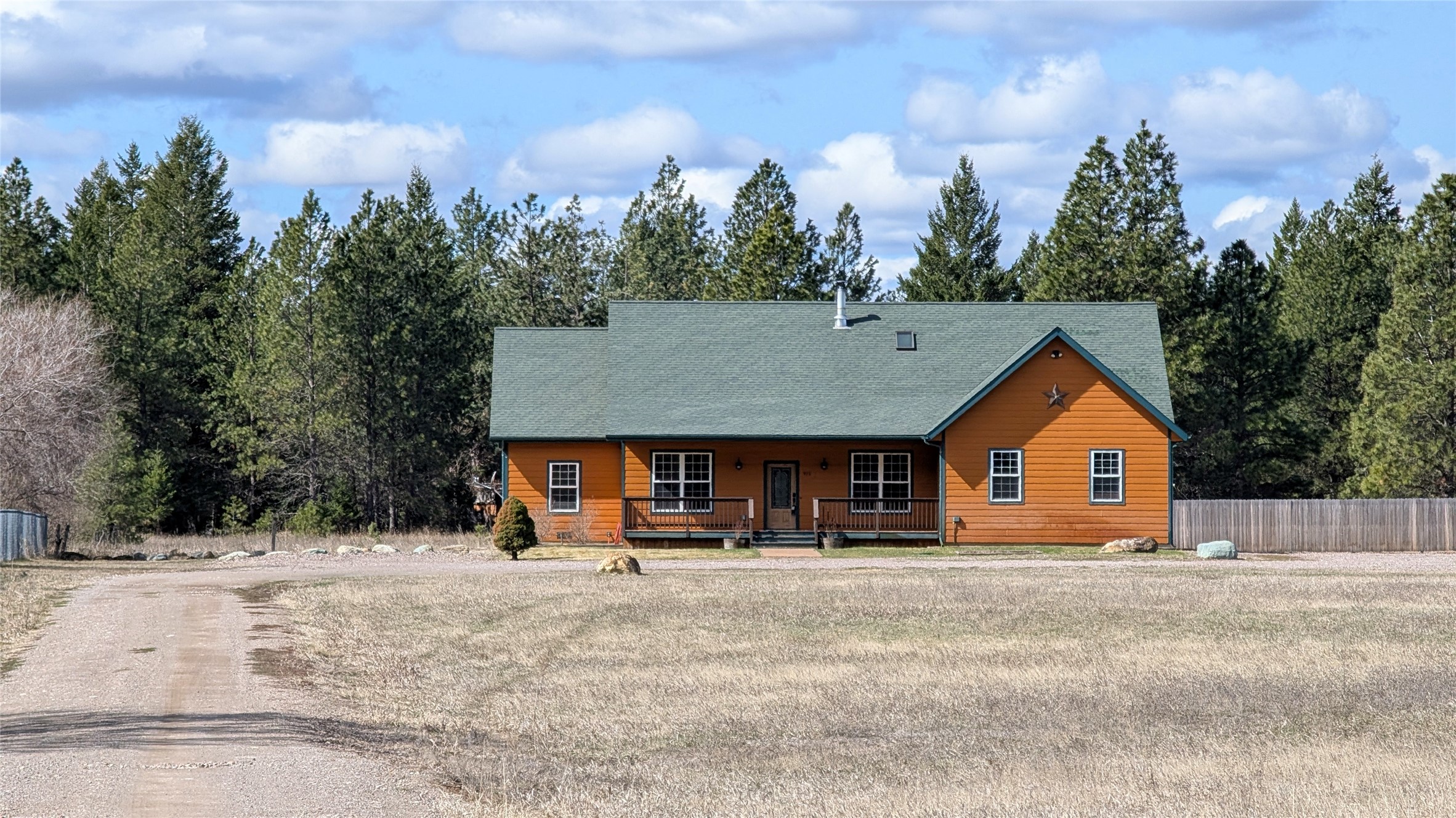 926 Jensen Road Property Photo 4