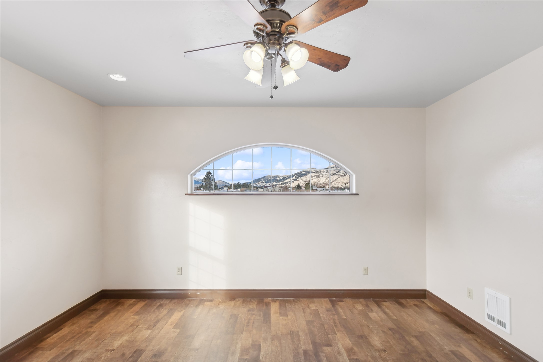 926 Jensen Road Property Photo 44
