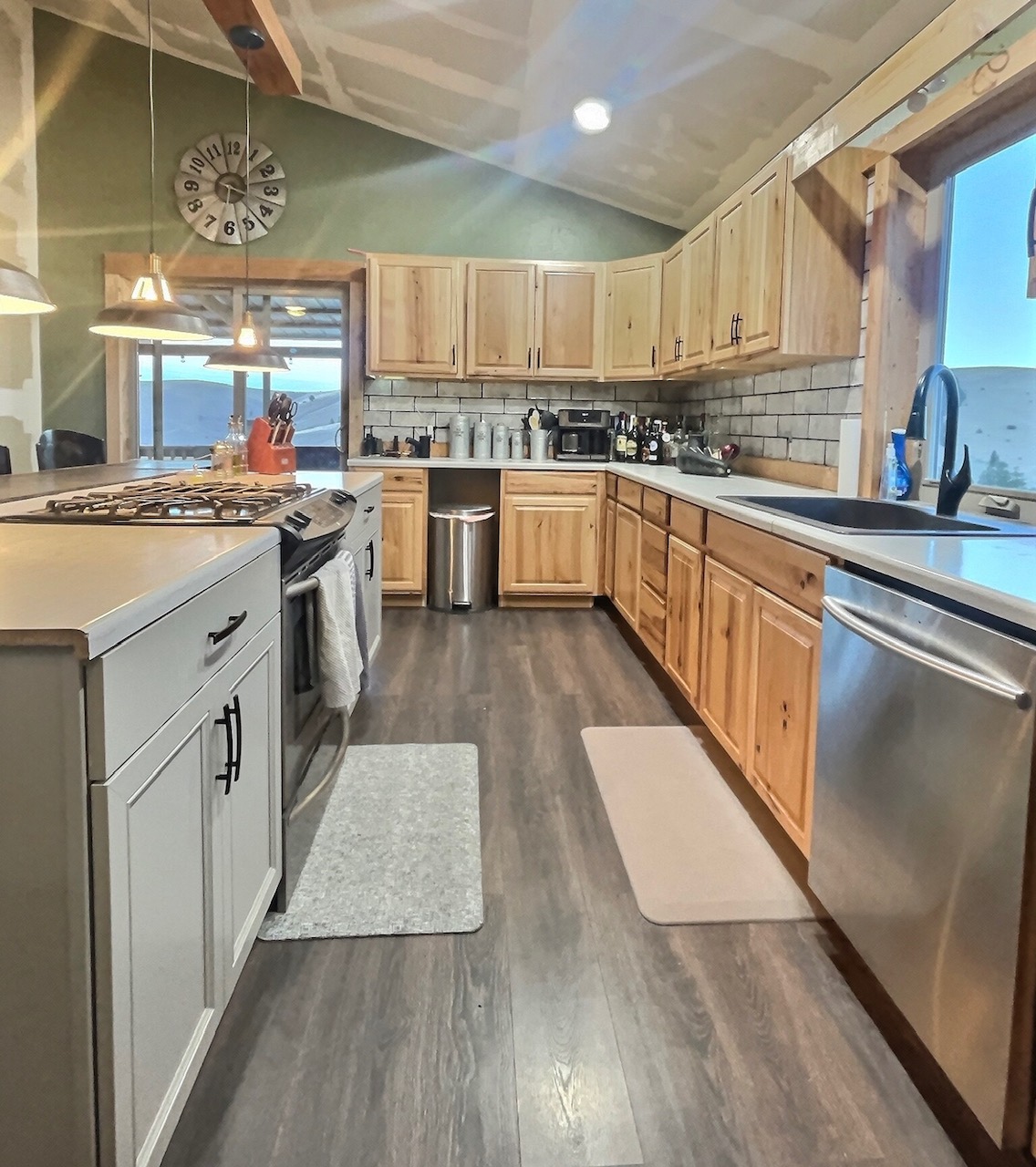141 Fox Hill Drive Property Photo 12