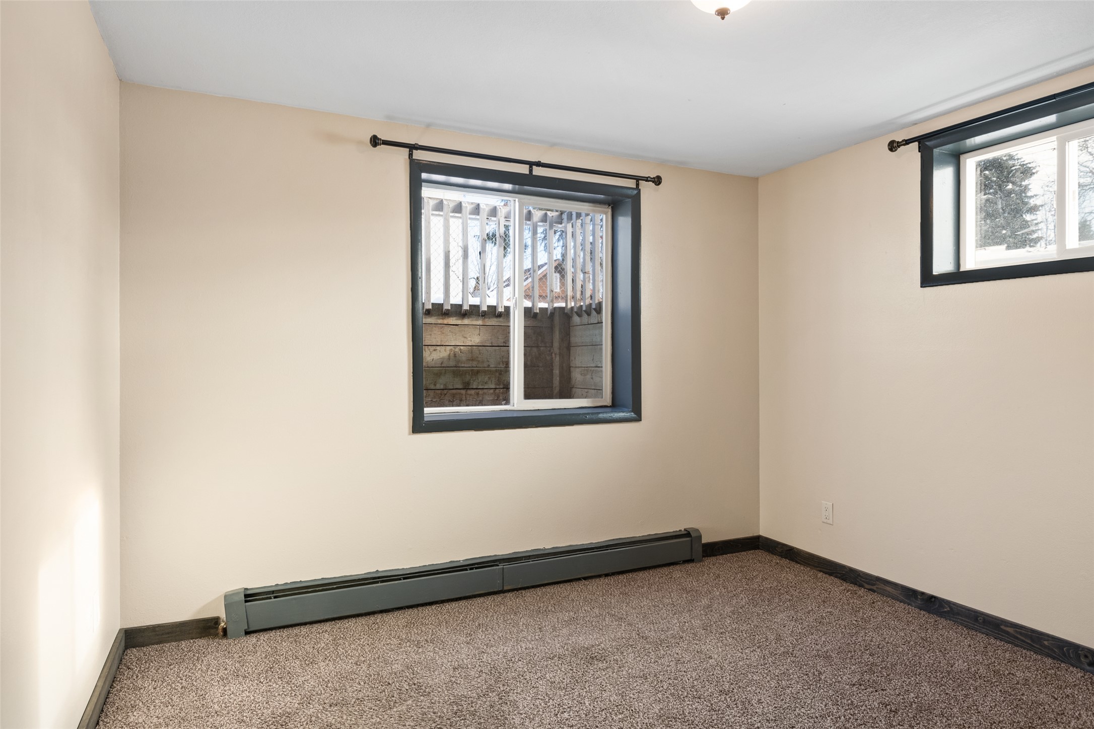 2413/2415 Wyoming Street Property Photo 26