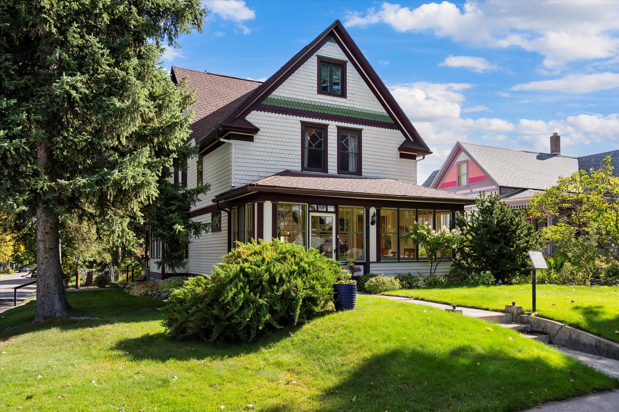 501 4th Avenue E Property Photo 3