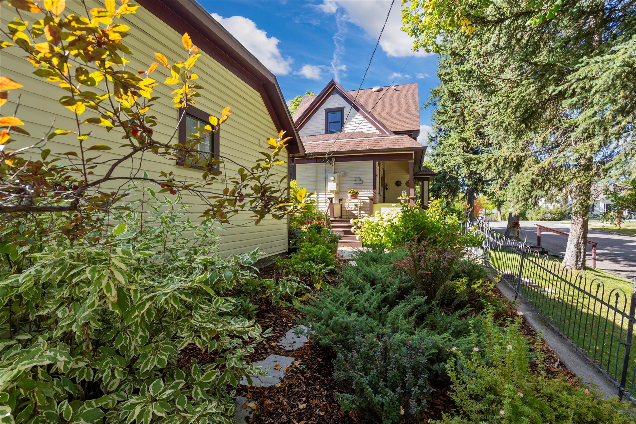 501 4th Avenue E Property Photo 5