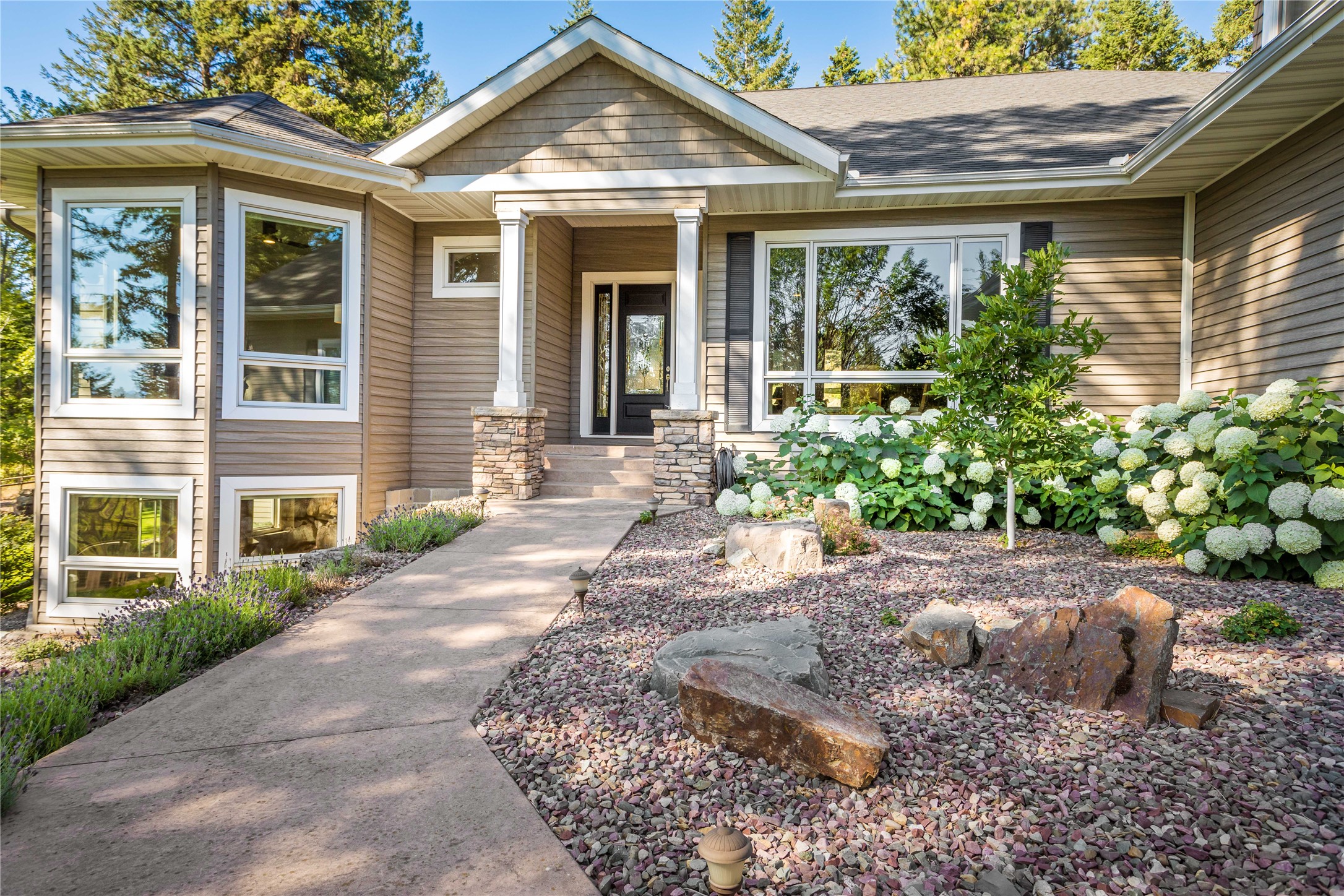 100 Sunrise Court Property Photo 1