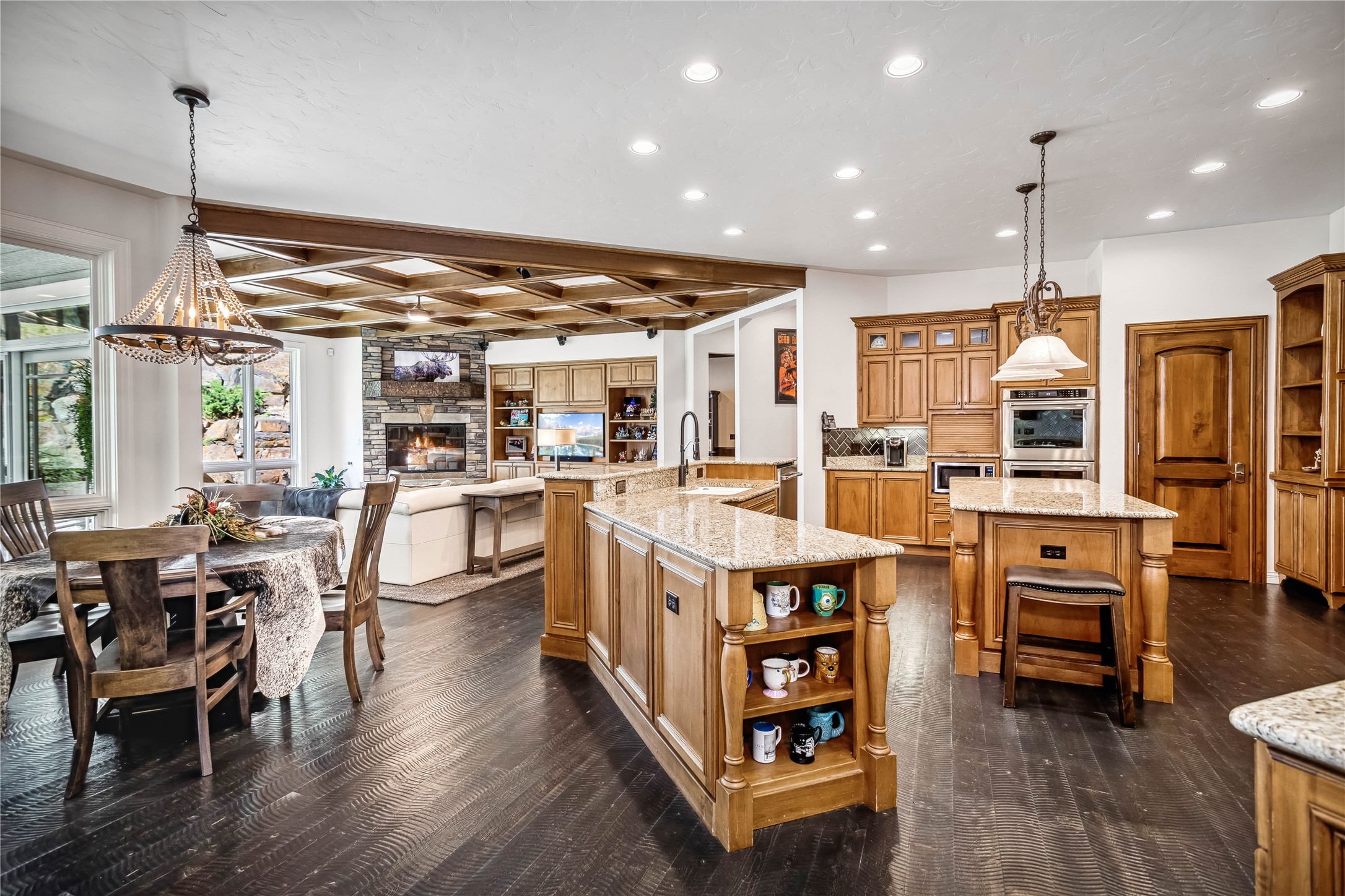 100 Sunrise Court Property Photo 4