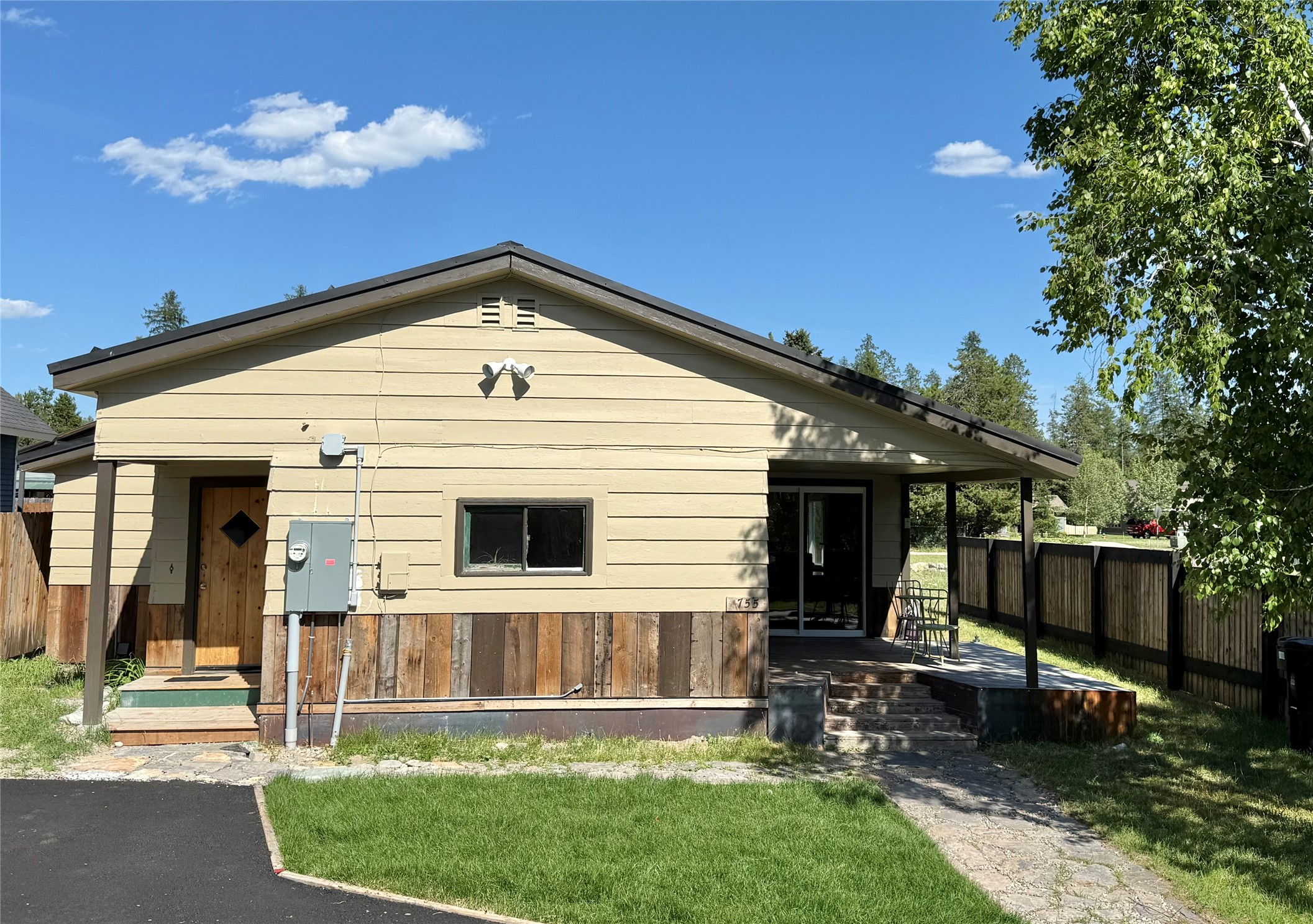 755 Salmon Run Property Photo 1