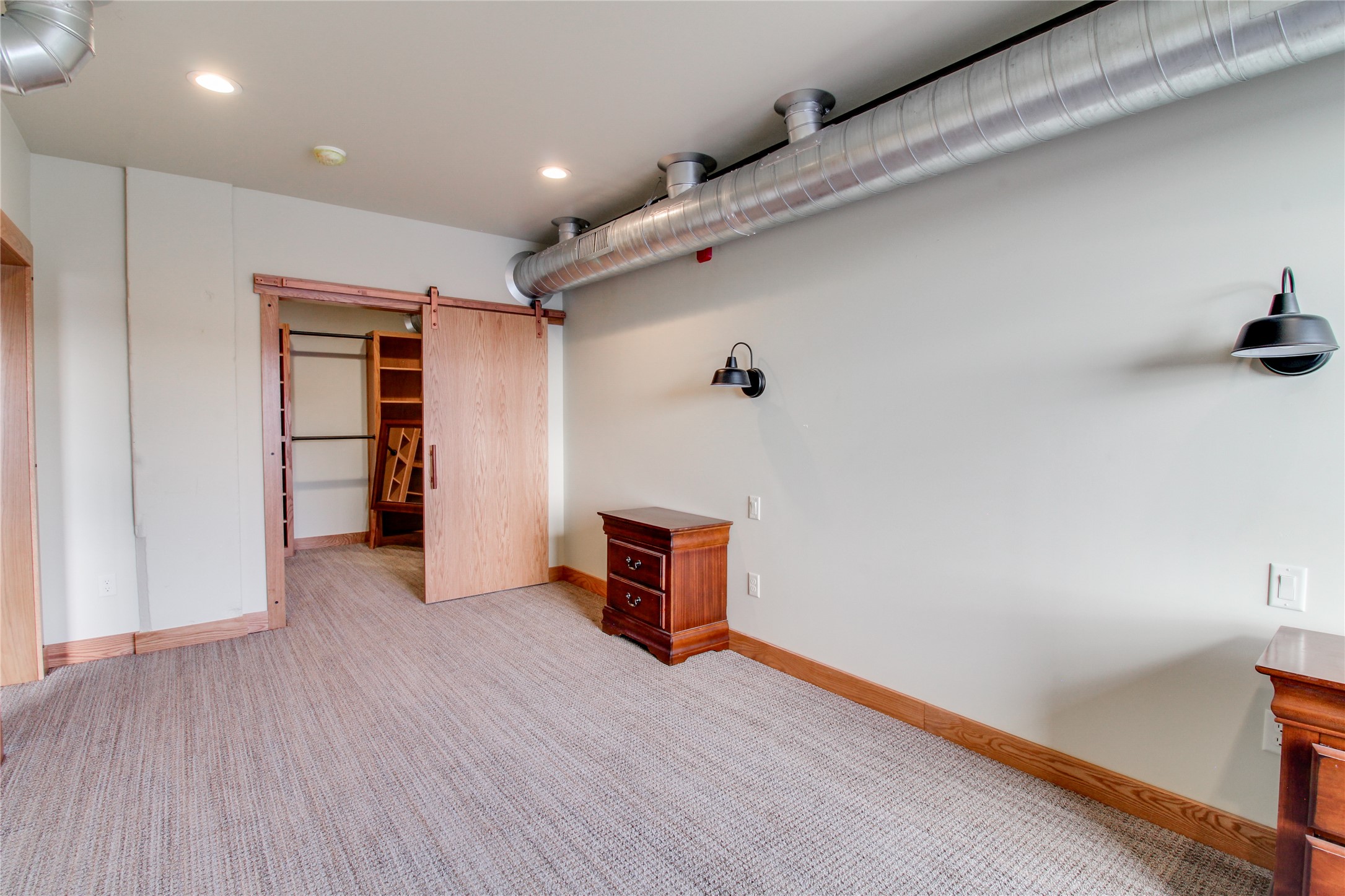 1363 Montana Avenue 303 Property Photo 8