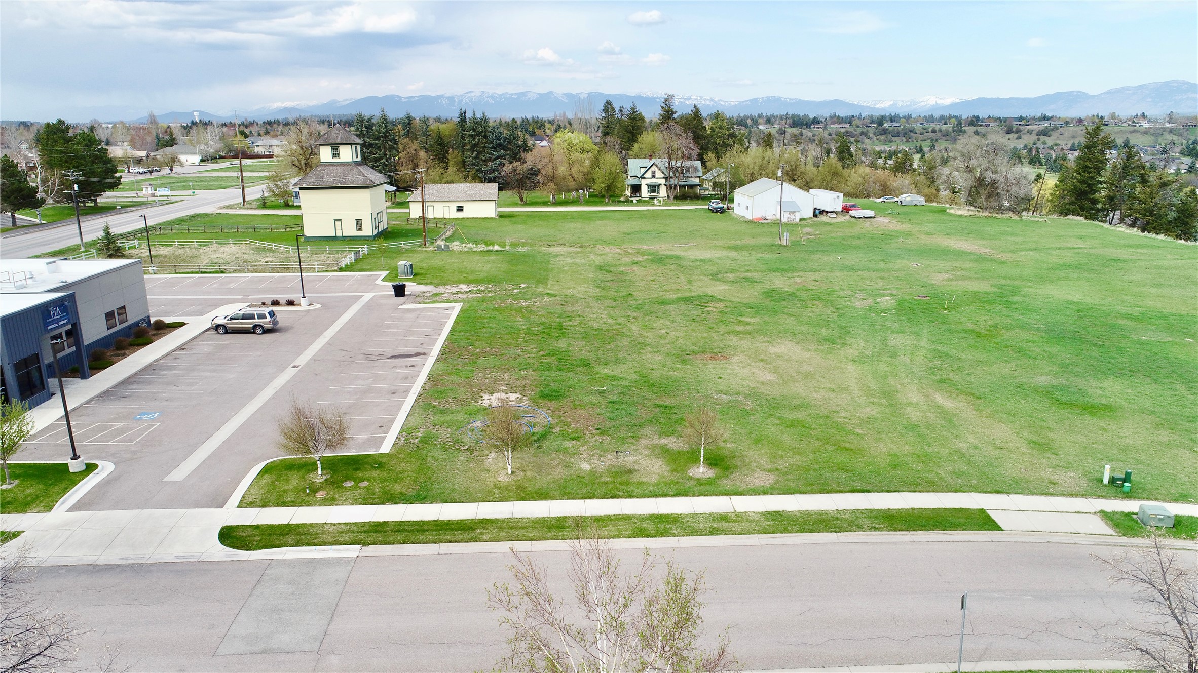 101 Village Loop Road Property Photo