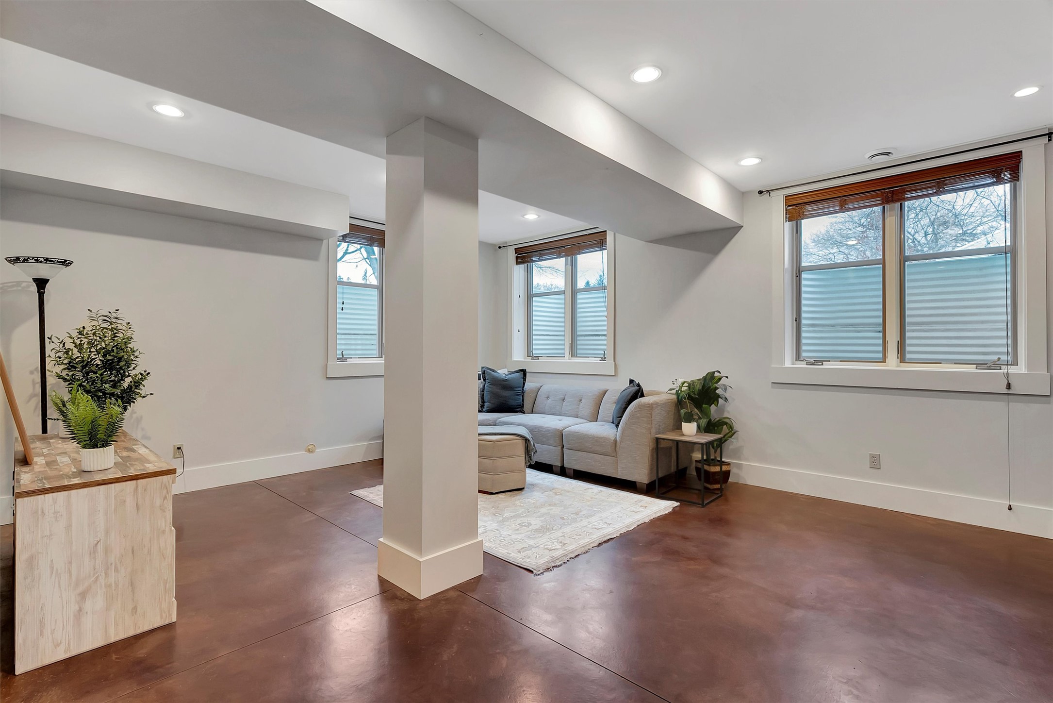 727 Jackson Street Property Photo 36
