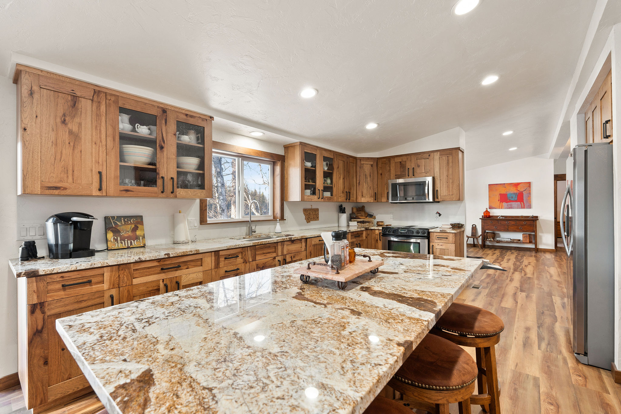524 Eastman Drive Property Photo 3