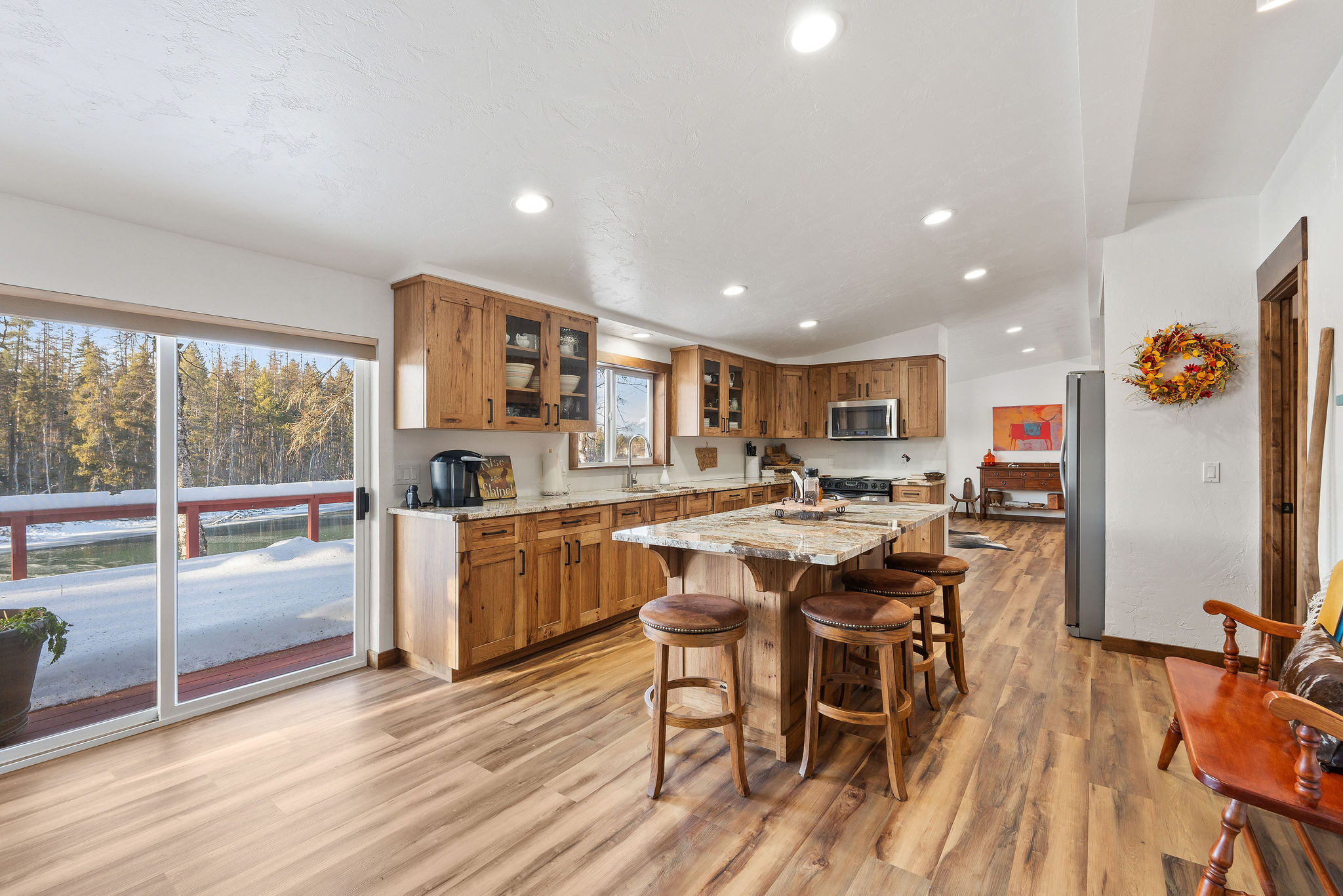 524 Eastman Drive Property Photo 4