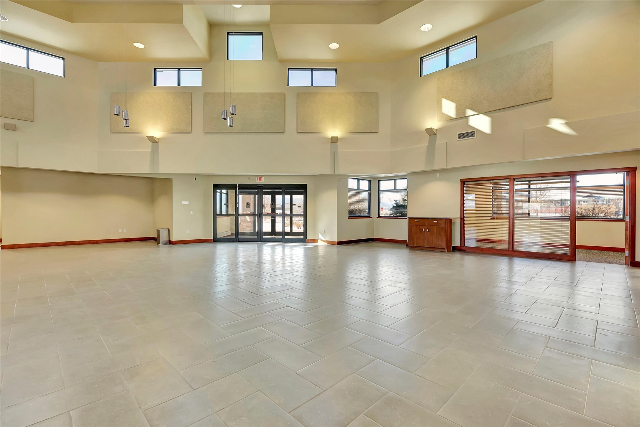 4500 Expressway Property Photo 9