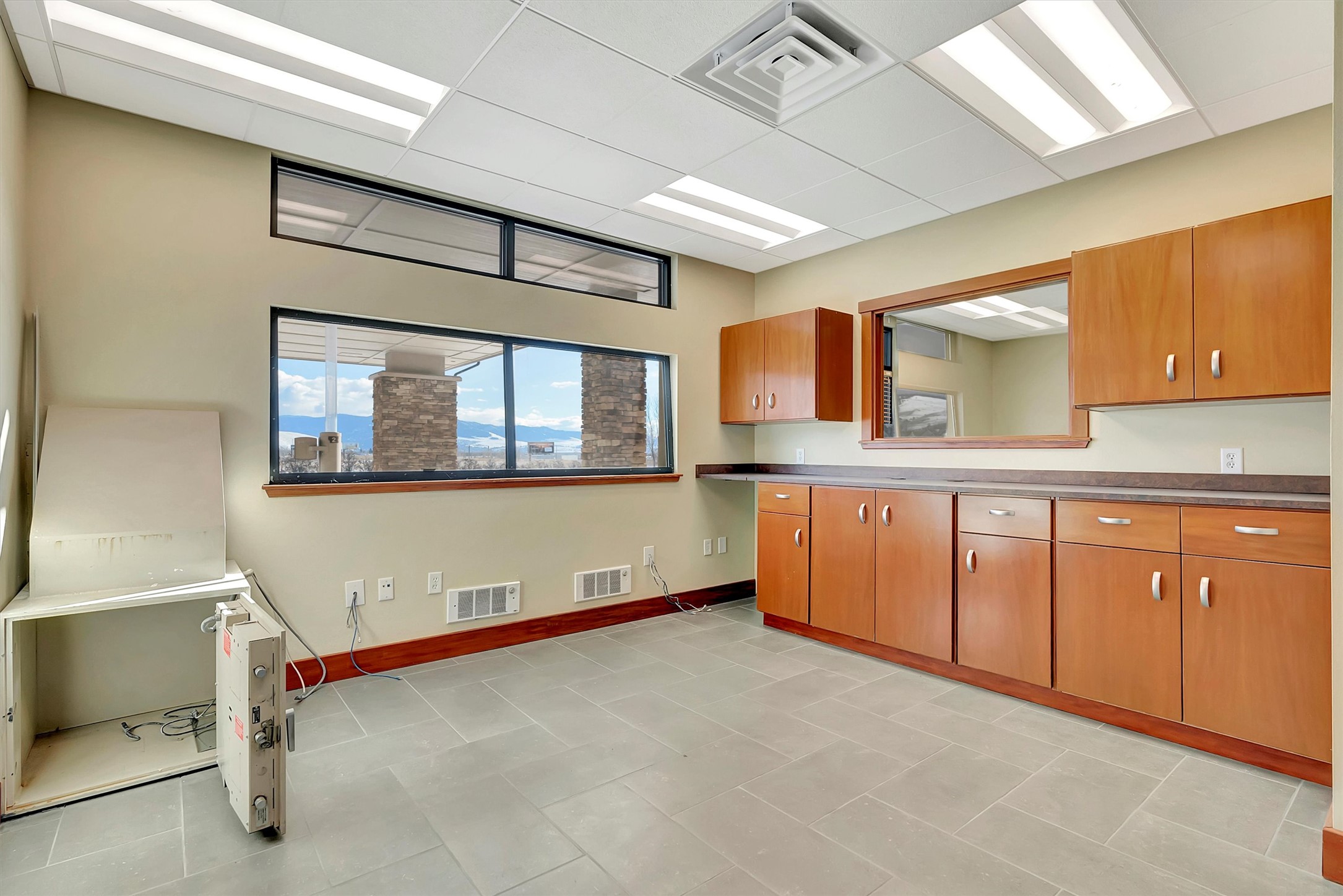 4500 Expressway Property Photo 10