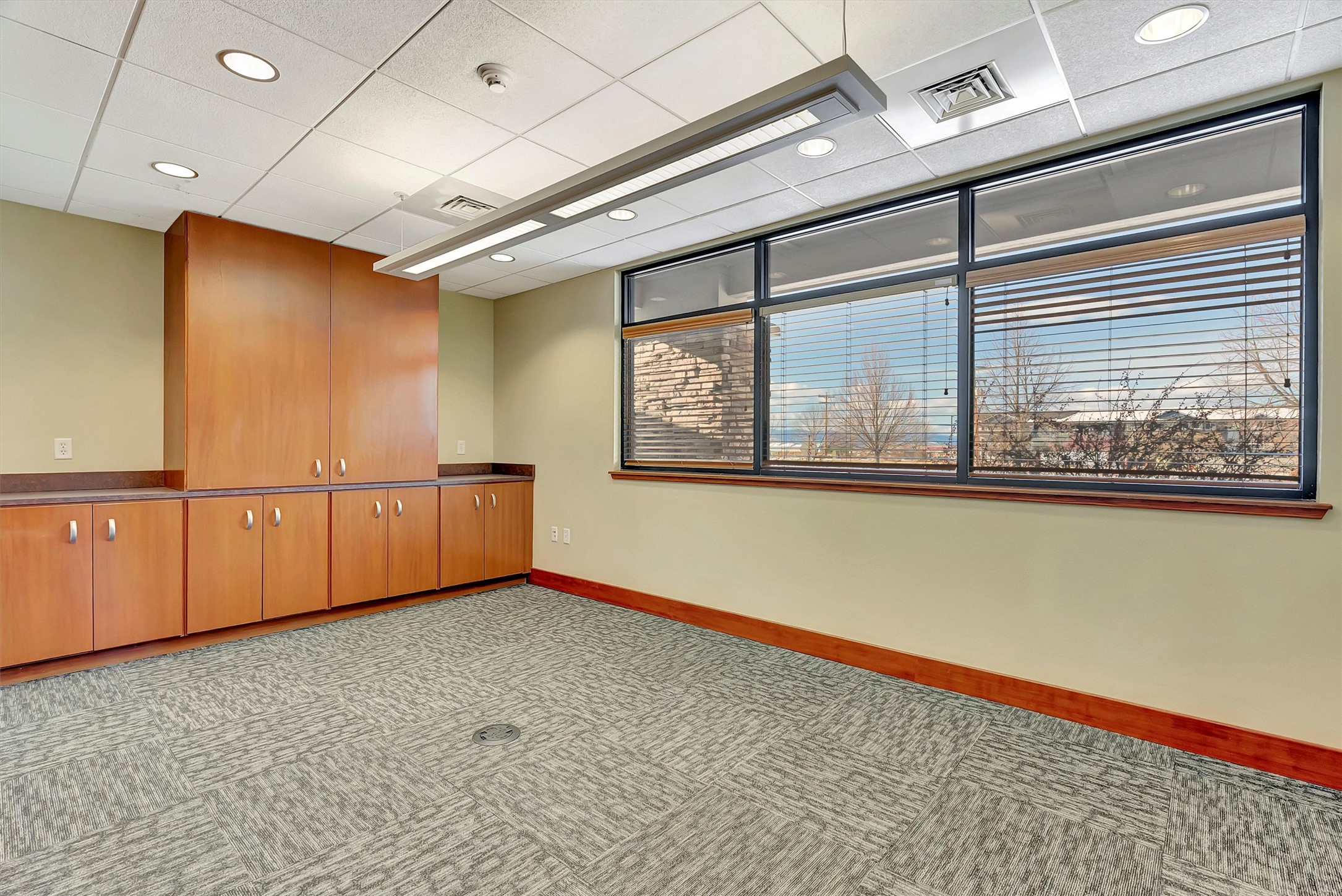 4500 Expressway Property Photo 13