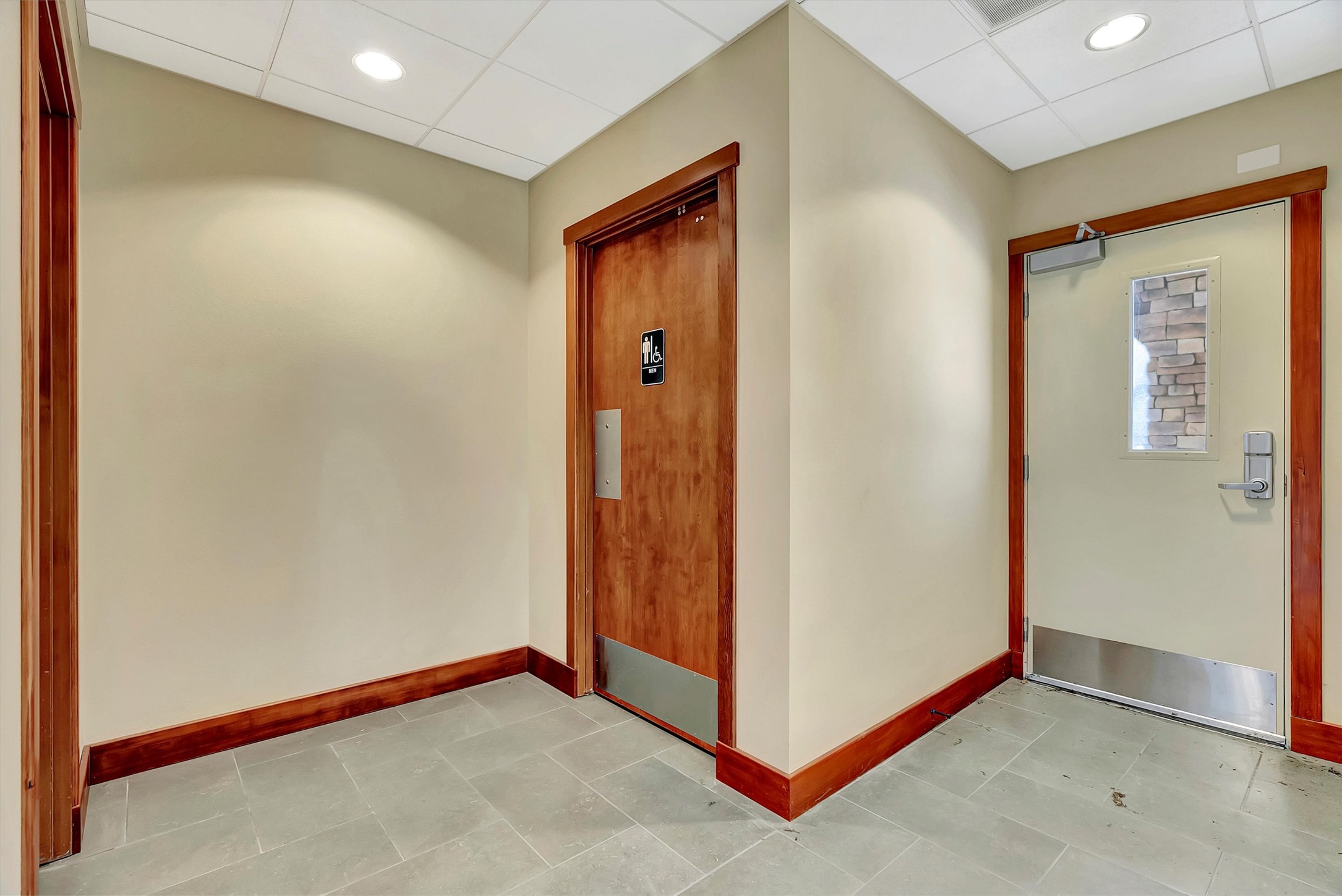 4500 Expressway Property Photo 24