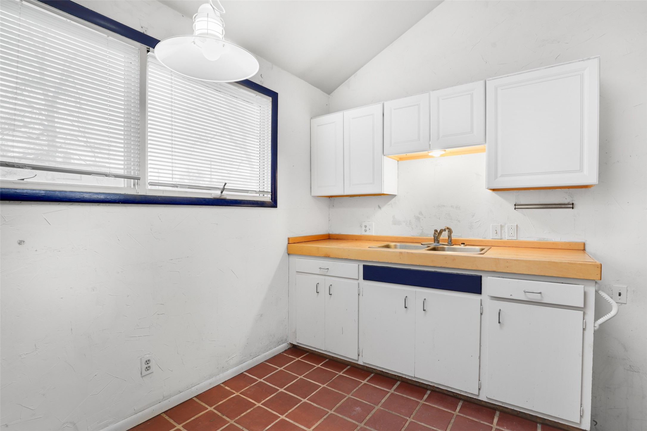 1701 Central Avenue Property Photo 9