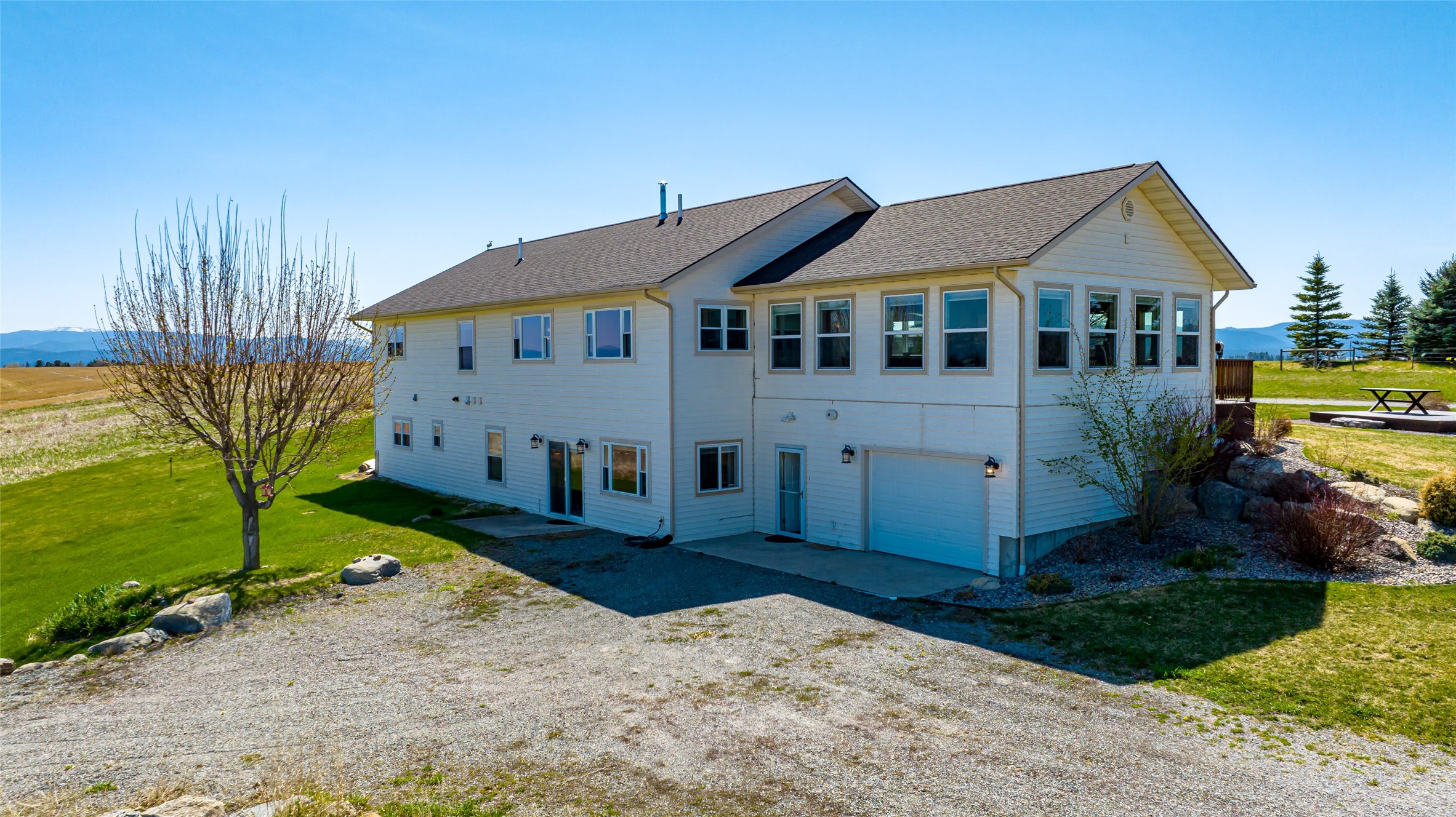 1087 Granite Heights Property Photo 3