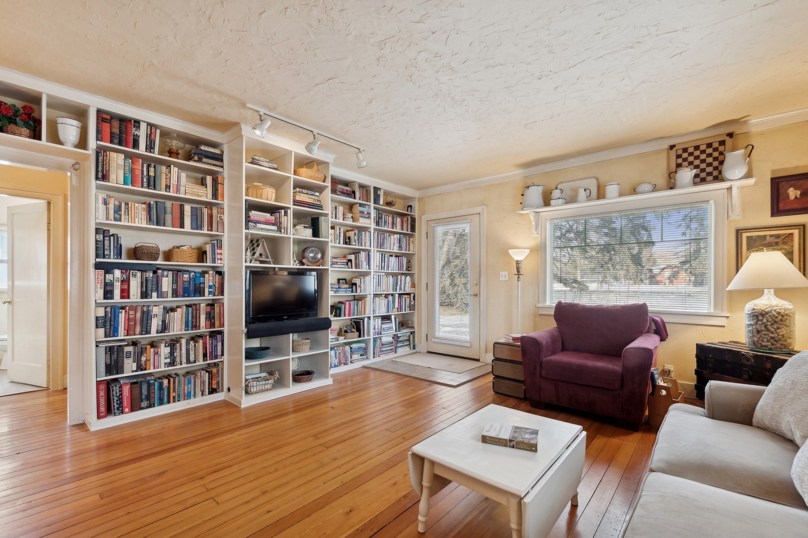 126 E Cottonwood Drive Property Photo 8