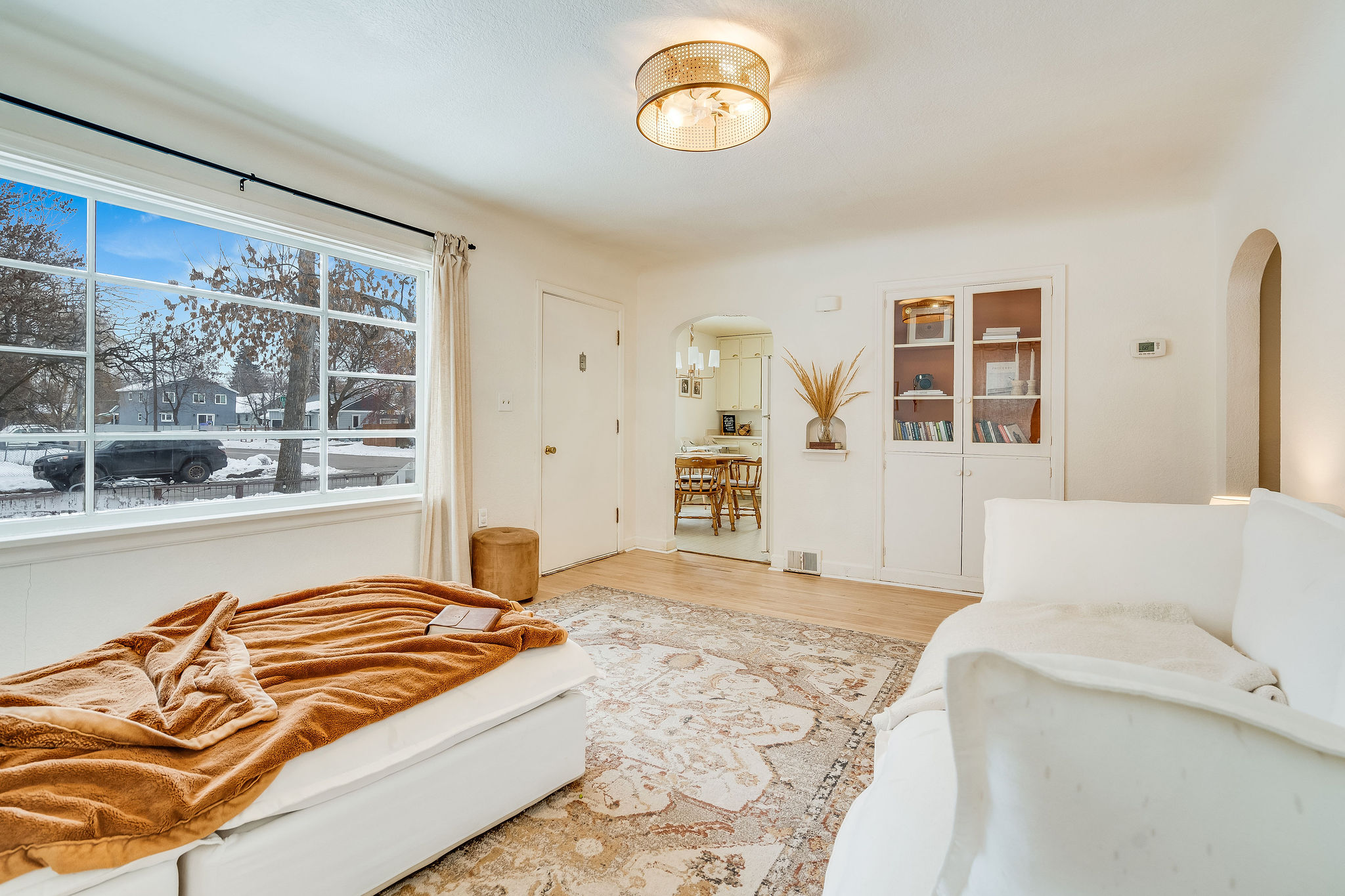 946 6th Avenue E Property Photo 5