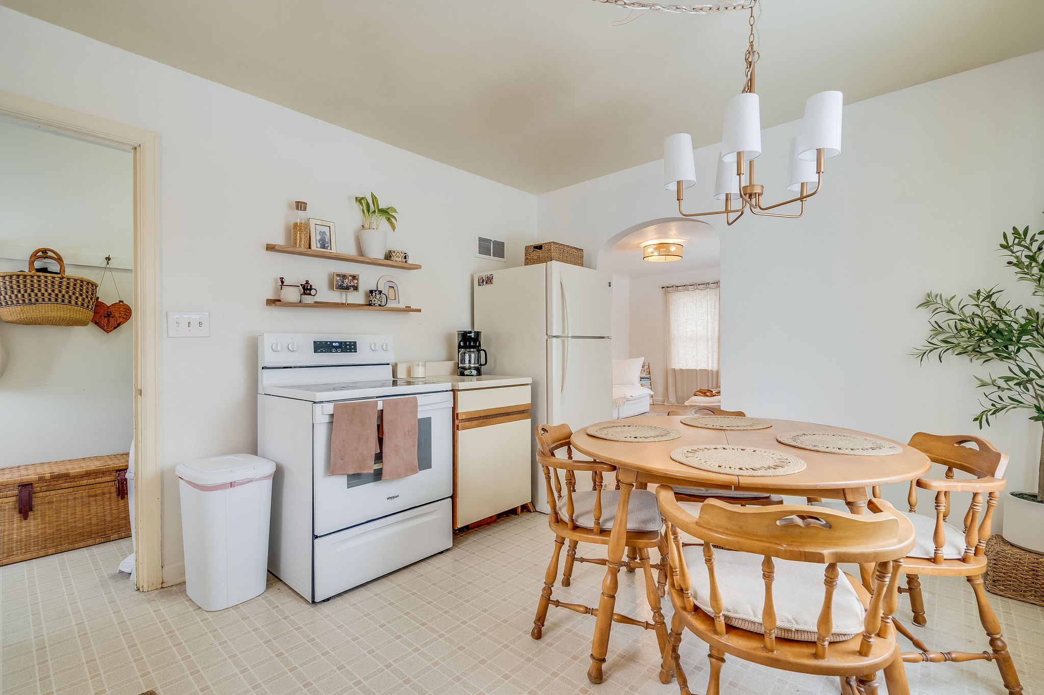946 6th Avenue E Property Photo 19