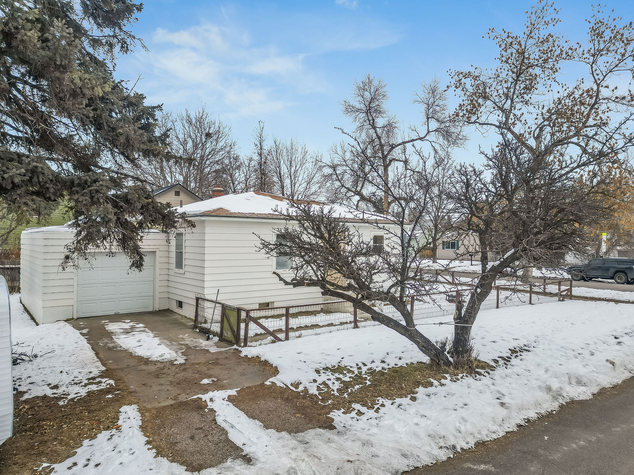 946 6th Avenue E Property Photo 30