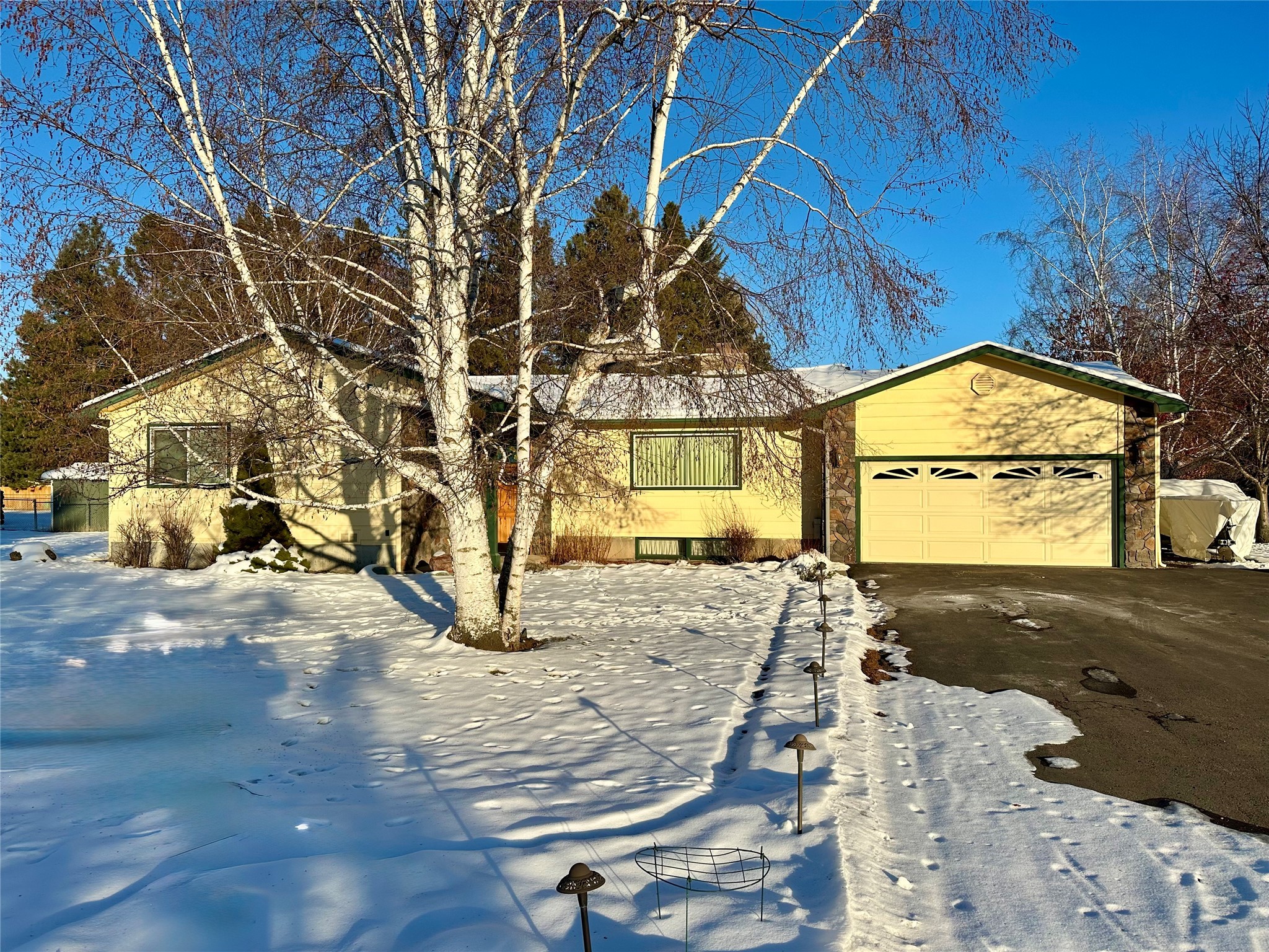 101 Sussex Drive Property Photo 1
