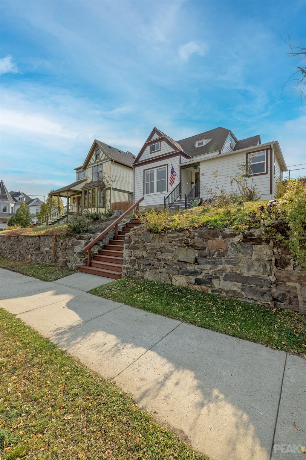 733 E Broadway Street Property Photo