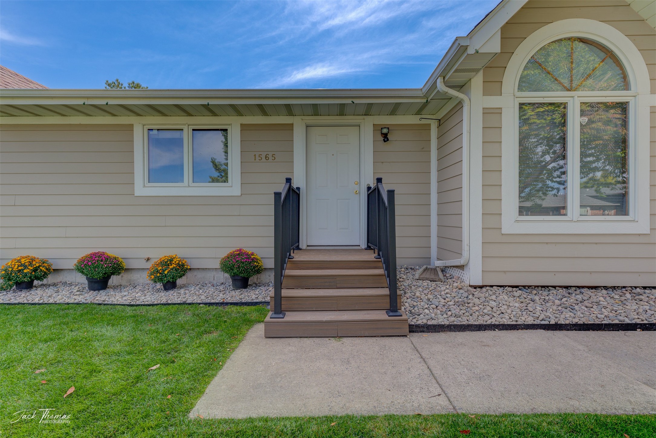 1565 Lexington Road Property Photo 2