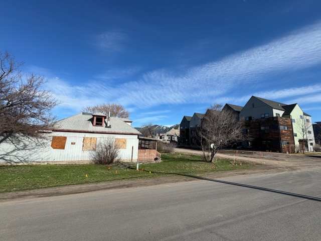 1138 Montana Street Property Photo 2
