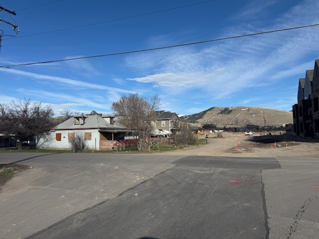 1138 Montana Street Property Photo 4