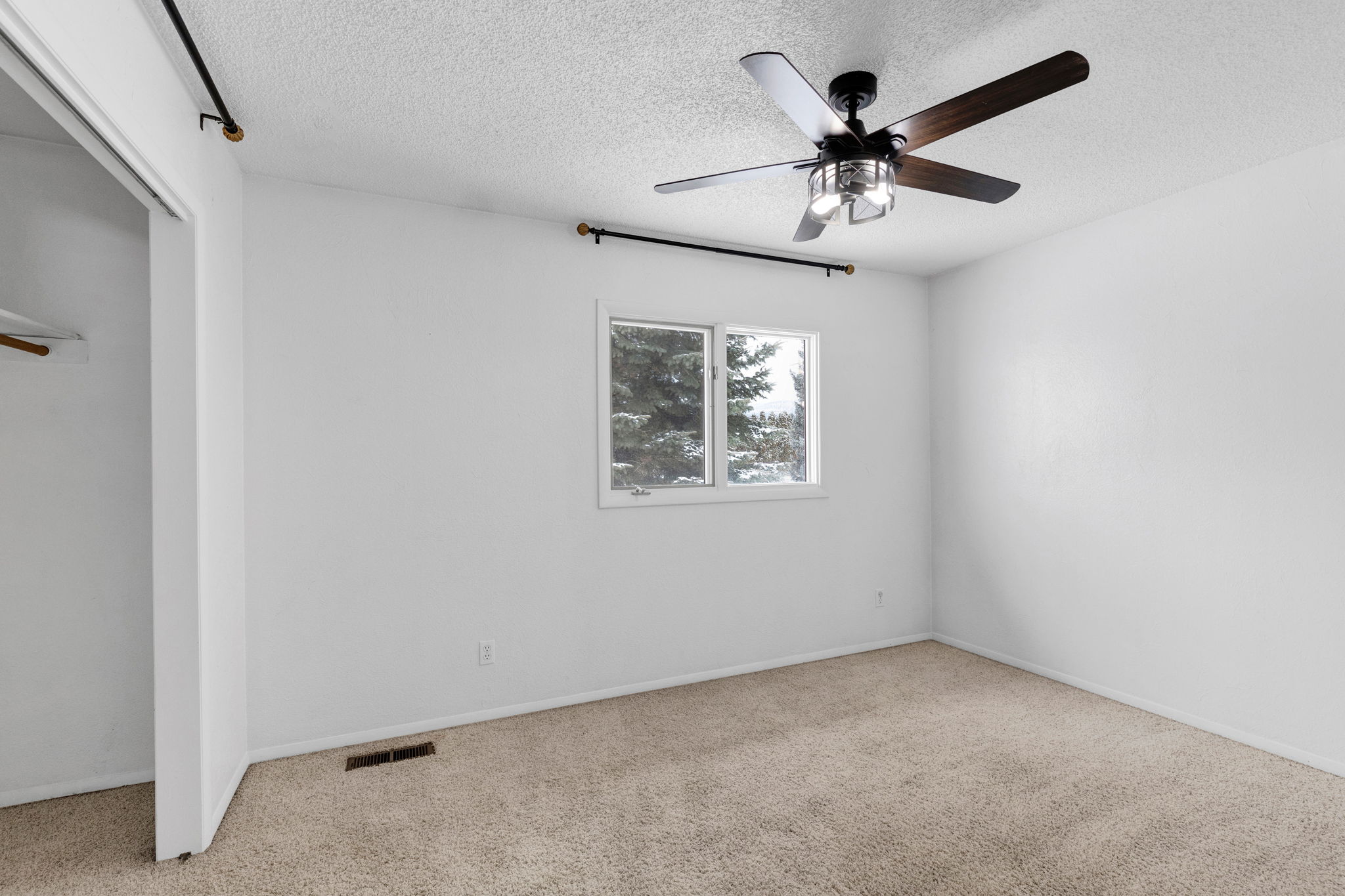 15850 Mullan Road Property Photo 17
