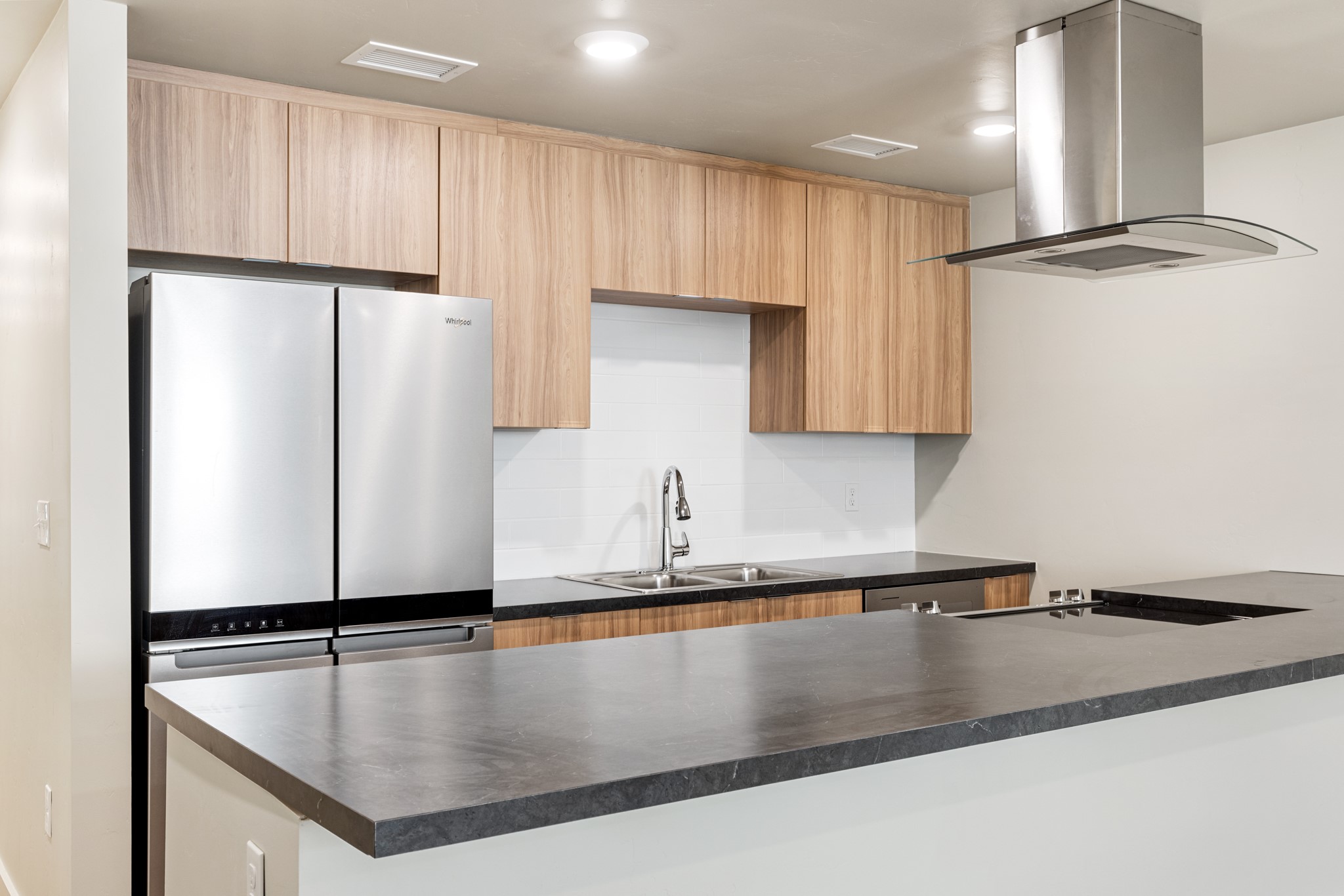 59 E Park Street 202 Property Photo 1