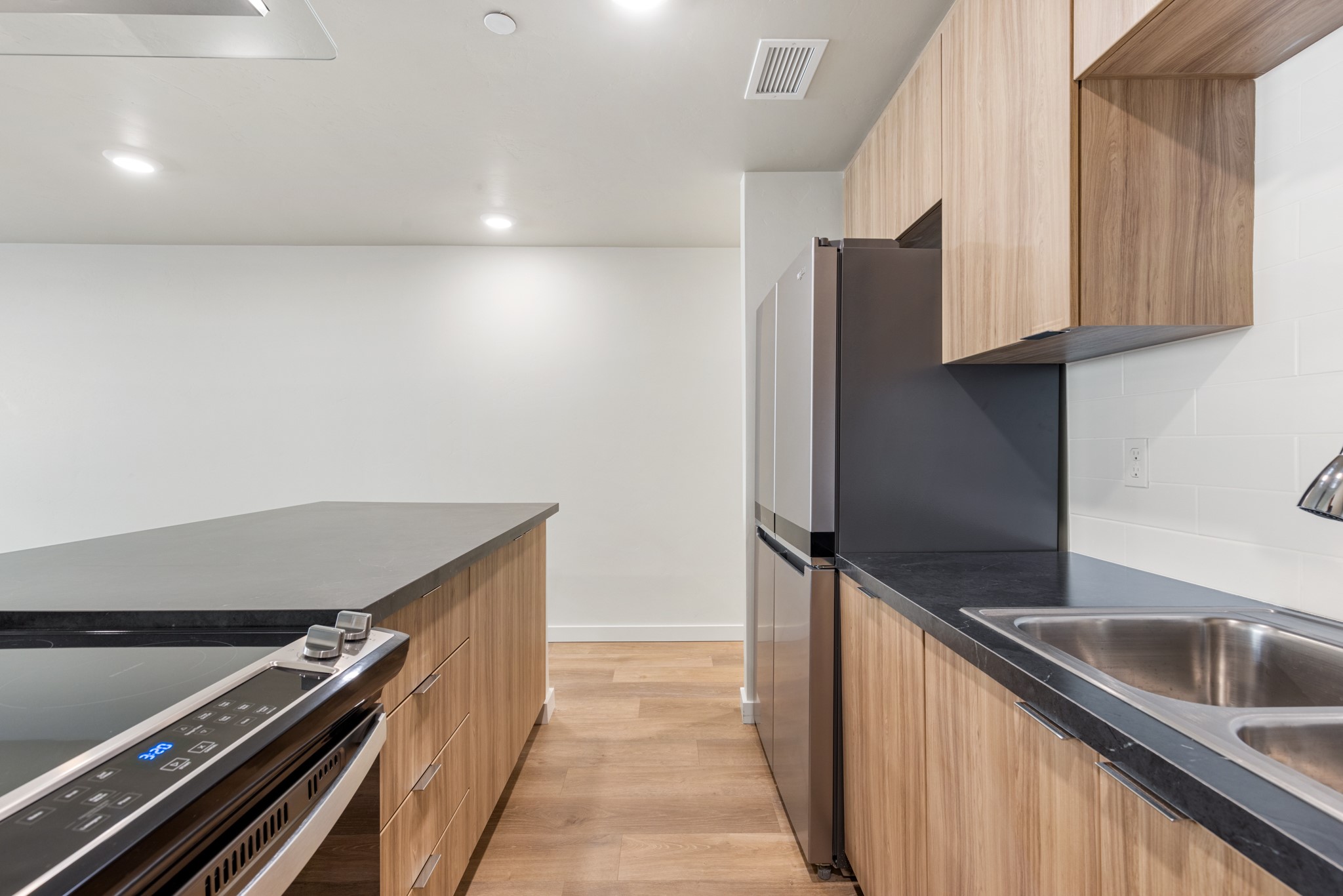 59 E Park Street 202 Property Photo 5