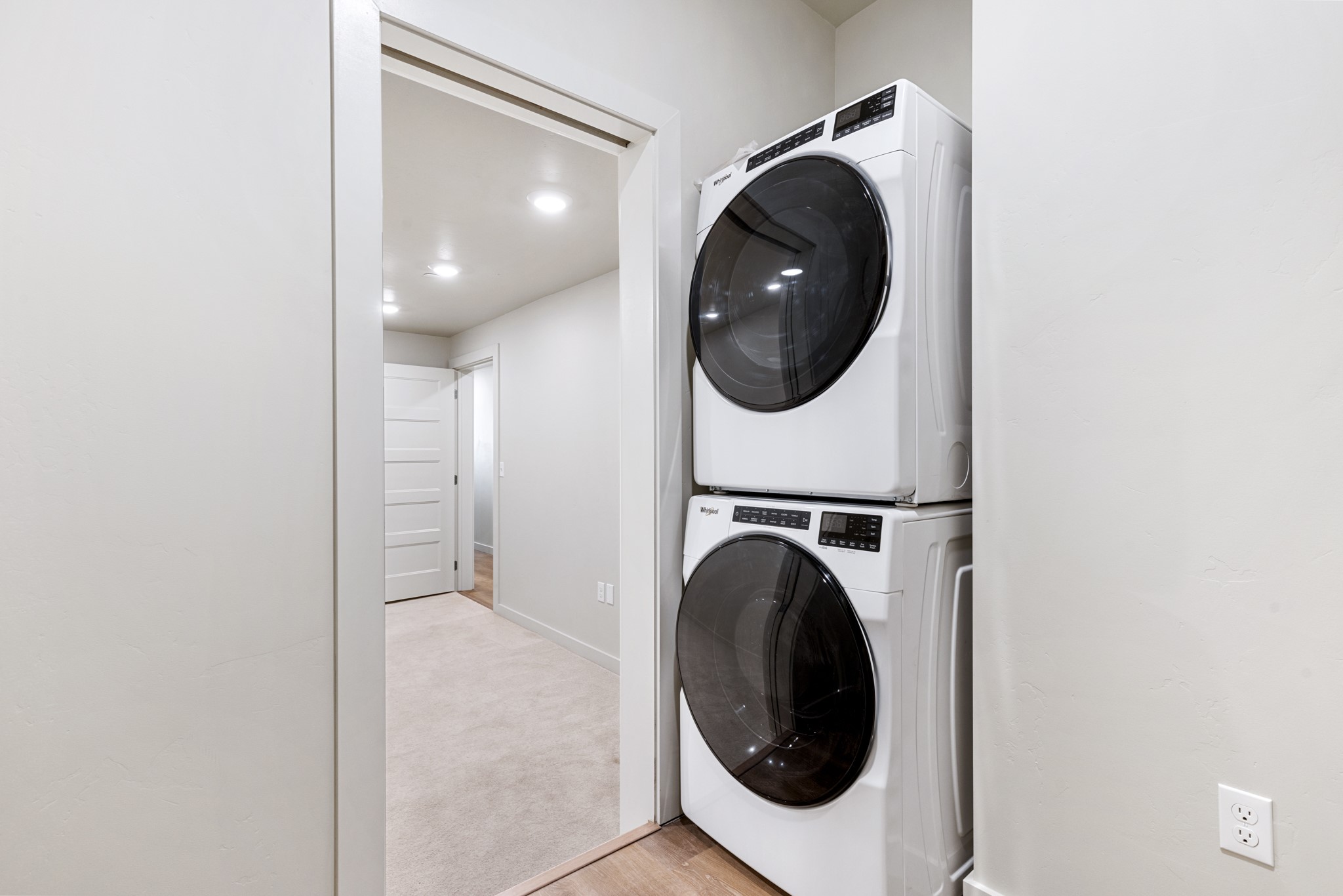 59 E Park Street 202 Property Photo 11