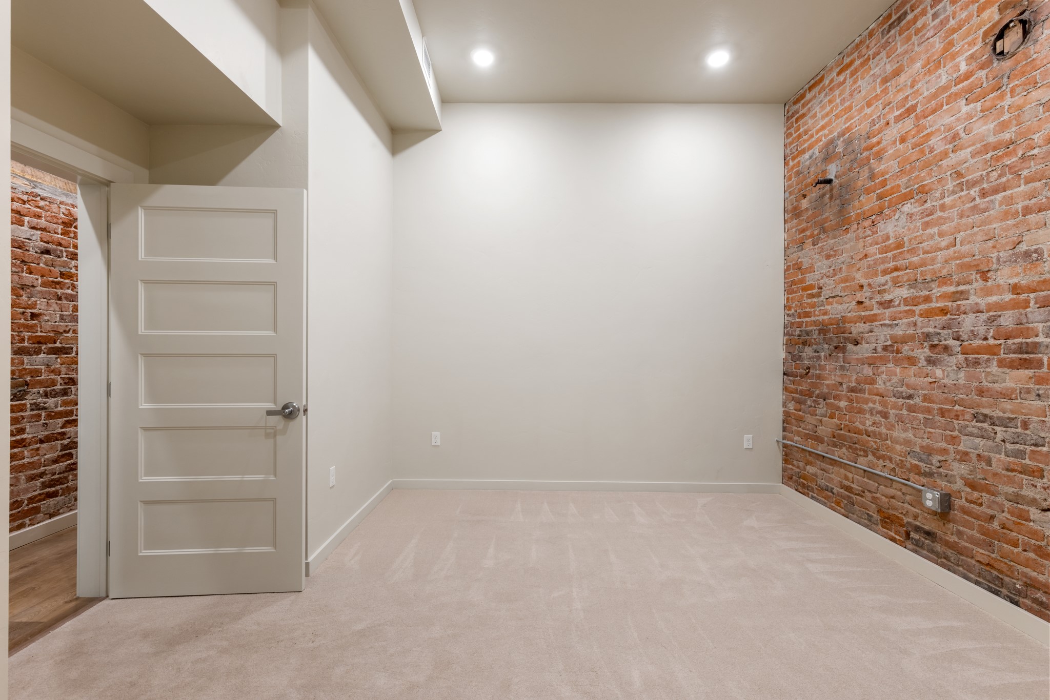 59 E Park Street 103 Property Photo 9